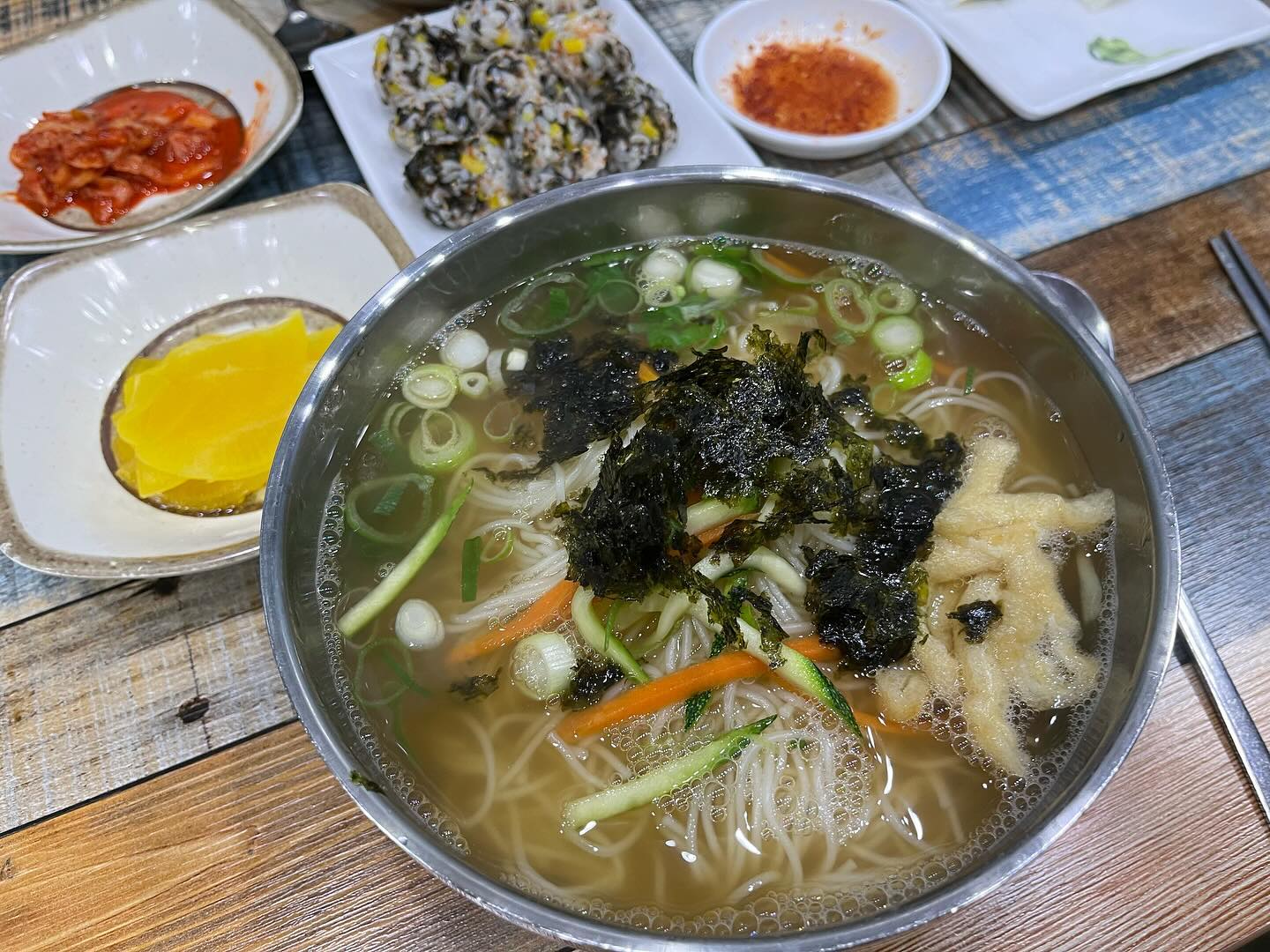 그날 점심 
.
.
.
.
#맛있었다 #국수