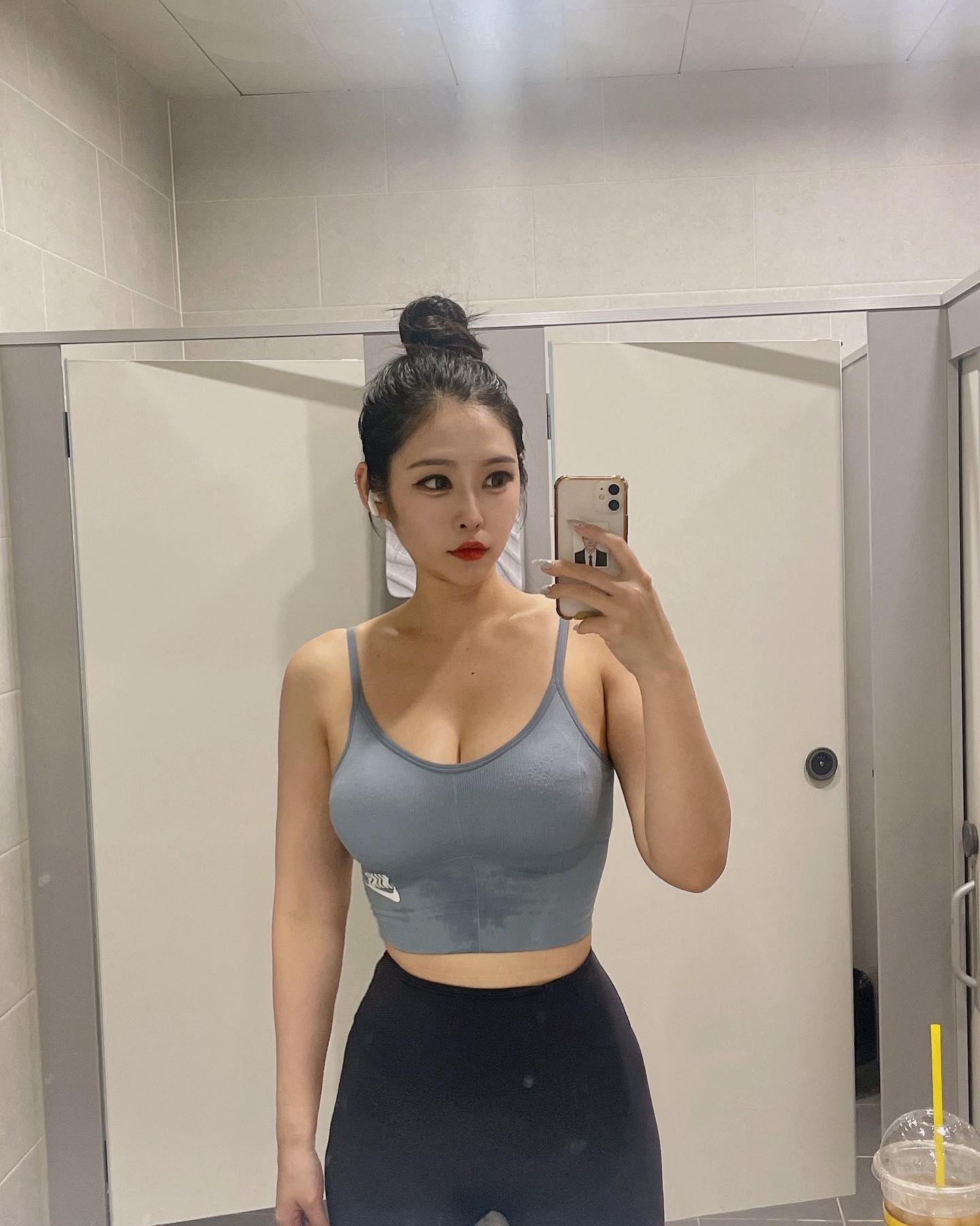 결국 살을 1g도 빼지못하고 다낭을 가는구나..하하

#오운완 #헬세포 #헬생아 #헬린이 #헬린이그램 #헬스타그램 #헬스 #눈바디 #눈바디체크 #눈바디기록 #눈바디샷 #운동하는남자 #운동하는여자 #운동소통 #운동일지 #운동일기