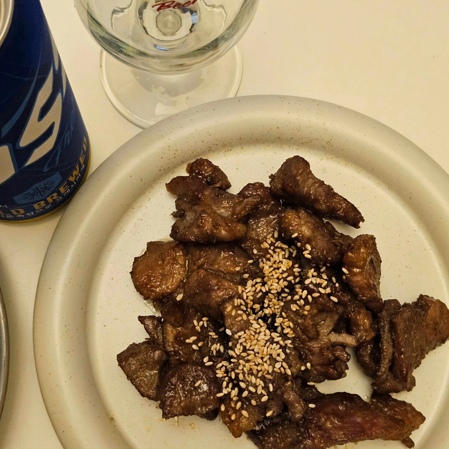 한입갈비❤️🥰
집에서 간단하게 구워먹는 갈비
달달한 갈비양념이 너무 맛있어요
시원하게 맥주 한 잔이랑 즐기면 더 맛있음!👏👏
구매링크 : https://m.smartstore.naver.com/meatworks/
#서포터즈 #갈비 #한입갈비 #밀키트추천 #밀키트 #갈비레시피 #갈비맛집 #먹방 #먹스타스램 #먹스타 #mukbang #mukstagram #요리 #요리스타그램