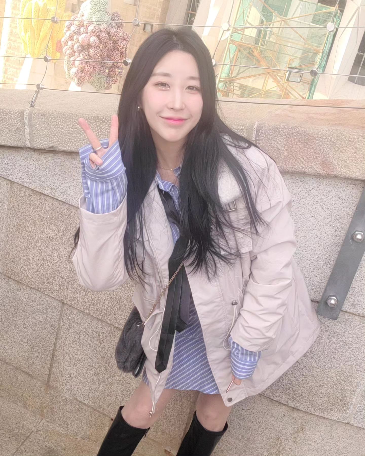 네네..제가 그 사진 찍는건  좋아하는데 사진 올리는건 귀찮아하는사람입니다..헤헷 ❁´◡`❁ 
그러다가 마구잡이로 막 올립니다
다 맘에 들기때문이죠 ✌️ ̆̈

맞다맞다 옷은 우리 혜삐가 선물 준 옷 ✦ ֶָ֪ׄ
