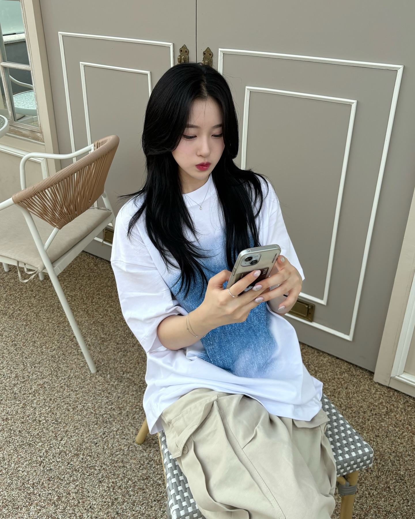#협찬 frei_official 보기만 해도 시원해지는 색감의 프라이 #반팔티셔츠 scrapped T-shirt !🧊
 
요즘 너무 덥다보니 시원한 소재의 예쁘면서도 편하고 다양하게 코디가 가능하고, 트렌디해보이면서 나만의 ’멋‘을 뽐낼 수 있는!!! ㅋㅋㅋㅋ 그런 옷을 찾다가 #프라이티셔츠 를 알게되었어요✨
 
루즈한 핏감이 예뻐서 꾸안꾸 패션, 데일리 패션으로 잘 활용할 수 있어 좋았어요🤍 스트릿하면서 트렌디한 분위기를 줘서 스타일리쉬한 연출이 가능했답니당🫶🏻 남자분들도 예쁘고 트렌디하게 입을 수 있는 제품 같아용 -: !!
 
얇고 시원한 20수 원단, 목 늘어남 방지 테이프 마감, 유니크한 디지털 프린트, 하단 라벨 포인트까지 신경 안 쓴 곳이 없는 프라이 제품🥹 퀄리티 대비 가격이 저렴하여 가성비있게 올 여름에 입기 딱인 거 같다는 생각이 들었어용🍀
 
옷 잘입기로 소문난 유명 연예인들한테도 인기있는 #연예인티셔츠 ! FREI 제품으로 다양한 코디 연출 해보세요🤍

https://freiwebsite.com/index.html
_
#여자티셔츠 #여자티셔츠 #데일리코디 #여름코디
#여름코디추천 #커플티셔츠 #그래픽티셔츠