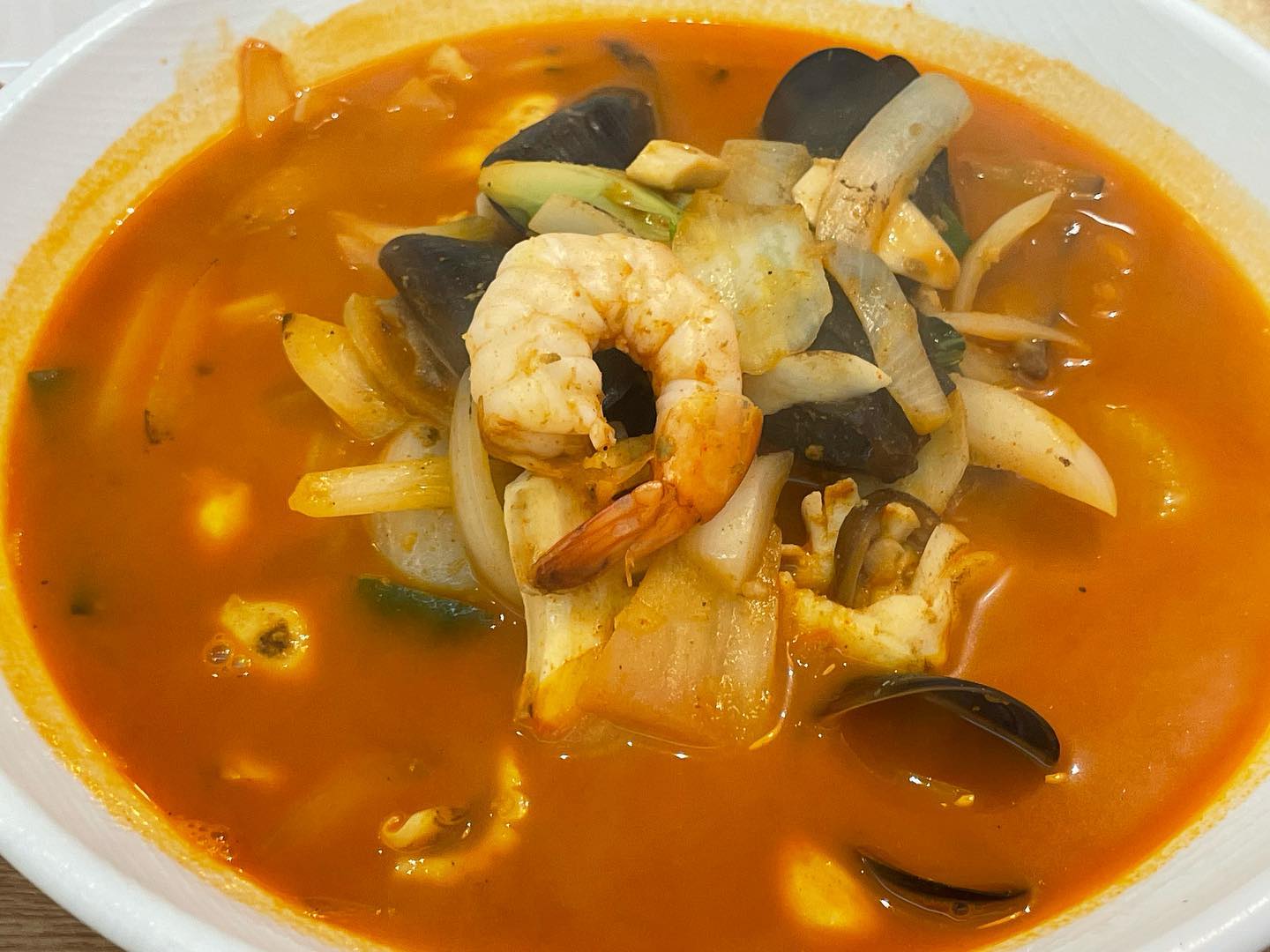 여기보다 위생적인 중국집은 없을거같아요?!!
창현리 맛집 도도 
청결이 너무 좋아 자꾸 가고싶어지는곳!
짬뽕의 불향과 구수하고 진한 육수 덕분에 폭식하게 되는곳!
오전 오후 하루 두번 볶아 신선한 유니짜장으로 만든 짜장면도 엄청 맛있어요

#창현리맛집 #화도읍맛집 #화도맛집 #남양주마석맛집 #창현리맛집 #남양주중국집 #화도읍맛집 #화도읍중국집 #남양주중식 #창현리중국집 #화도도도 #도도 #도도중국집