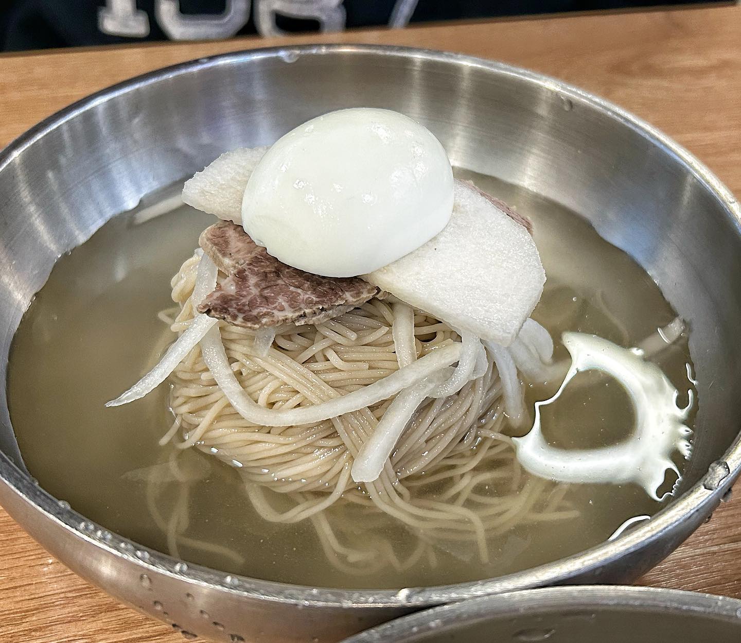 #기성면옥 #평양냉면 #성복동맛집 

피양랭면 13,000

해장에는 냉면👍
국물 시원하고 면발도 맛나요

#성복역맛집 #성복냉면 #성복동냉면 #냉면맛집 #냉면 #해장 #맛집 #먹방