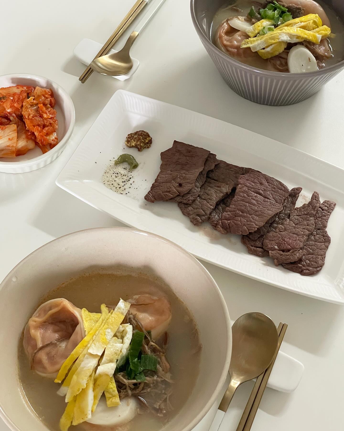 새해 첫날 +1 🫶
#떡만두국