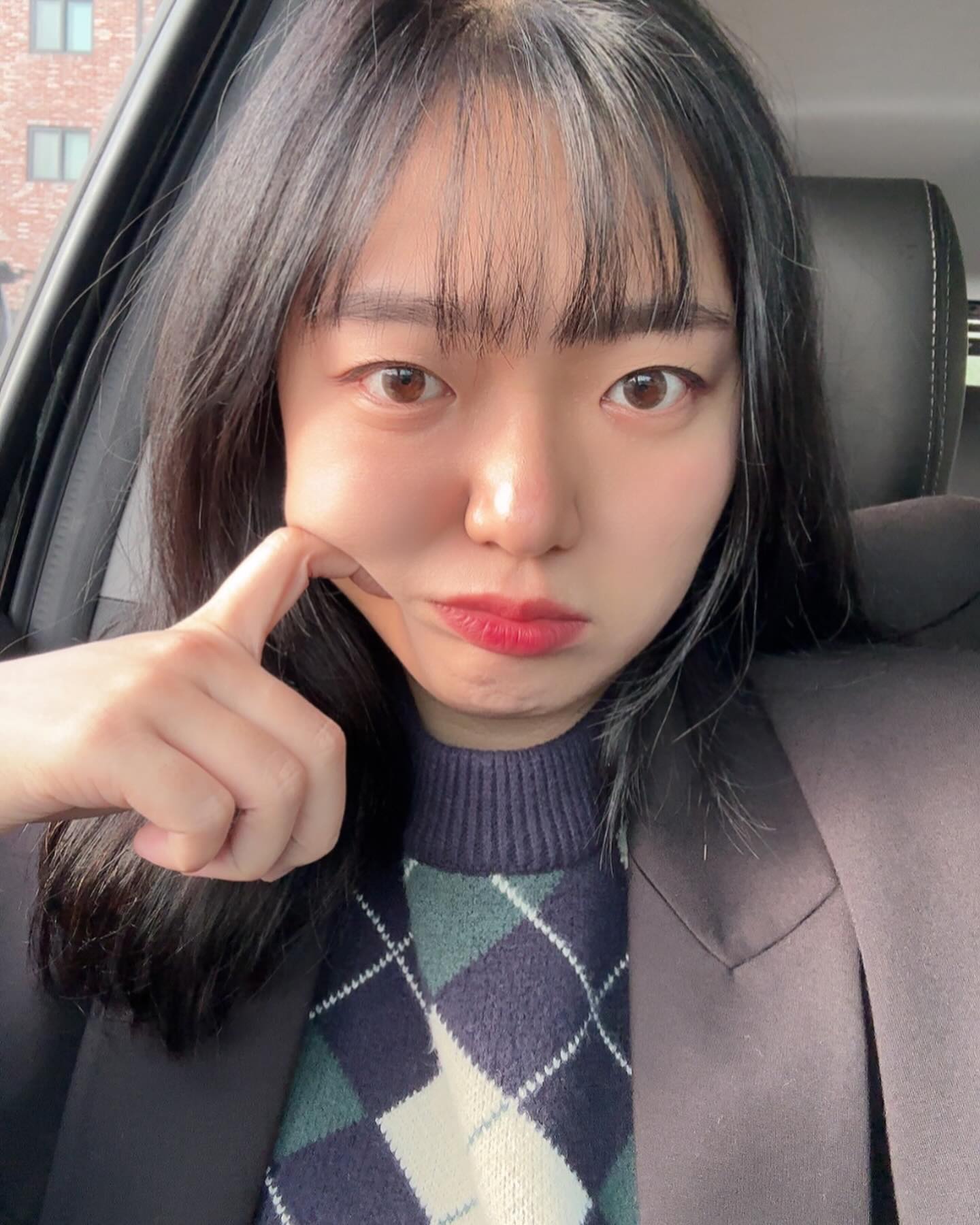 안녕 2023 👋
어서오고 2024 🙌

#일상 #daily #selfie #셀기꾼 #바이2023 #어서오고2024👋🏻 
#고생했다 #슴여덟과슴아홉의사이