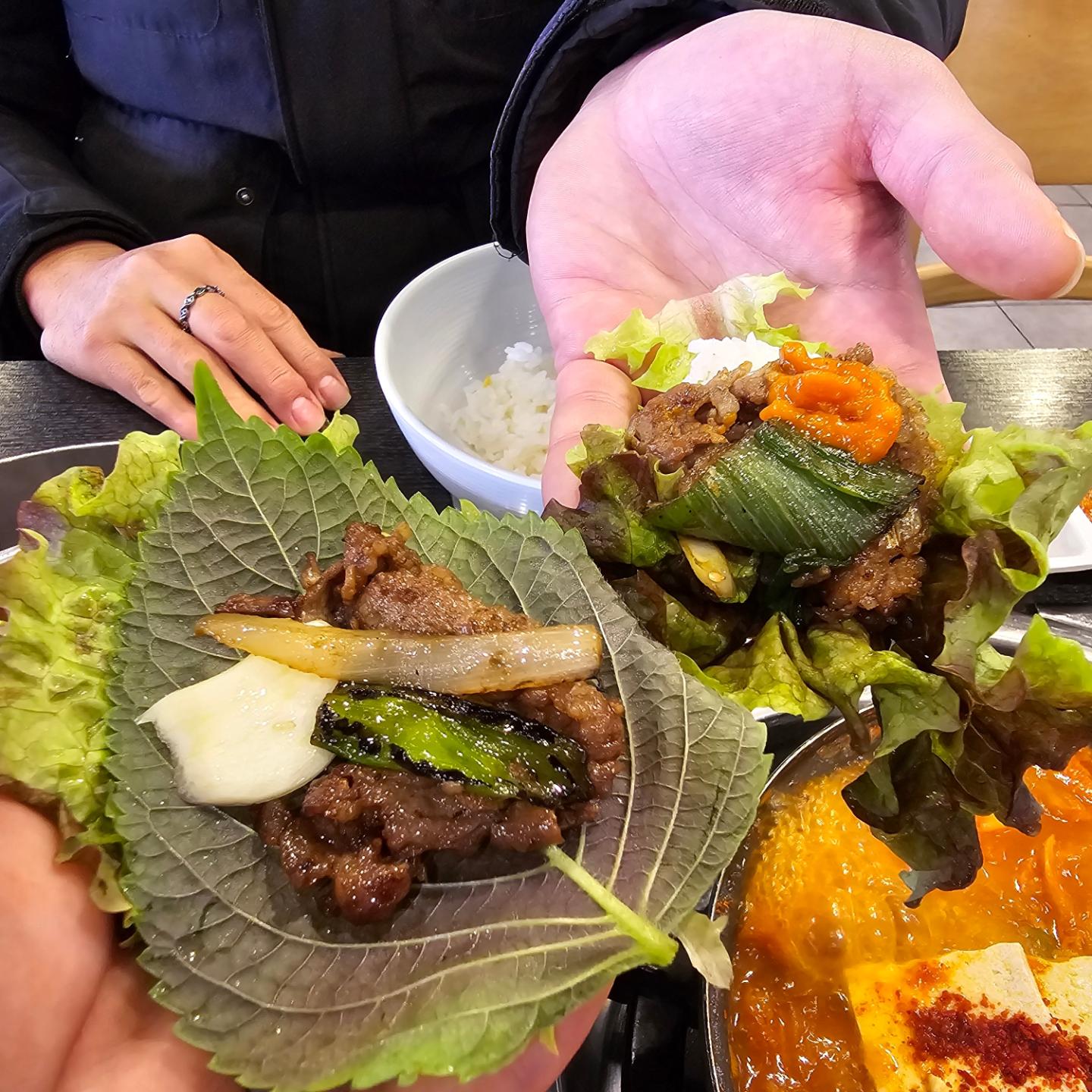 #협찬 #예향정노원점 #노원맛집

신선한 쌈채소와 갓지은 밥을 맛볼 수 있는 노원한식집 예향정!
세트메뉴로 즐기면 김치찌개/된장찌개도 함께 맛볼 수 있어요!
맛있는 음식 뿐만 아니라 서비스도 굿!!
맛난 한식 드실 분들은 예향정 노원점으로 고고!

🍚 예향정노원점
🍚 서울 노원구 동일로217가길 31 2층
🍚 0507-1436-9998

#노원맛집 #노원한식 #노원역한식 #노원쌈밥 #노원밥집 #노원역밥집 #상계동맛집 #예향정 #맛집추천