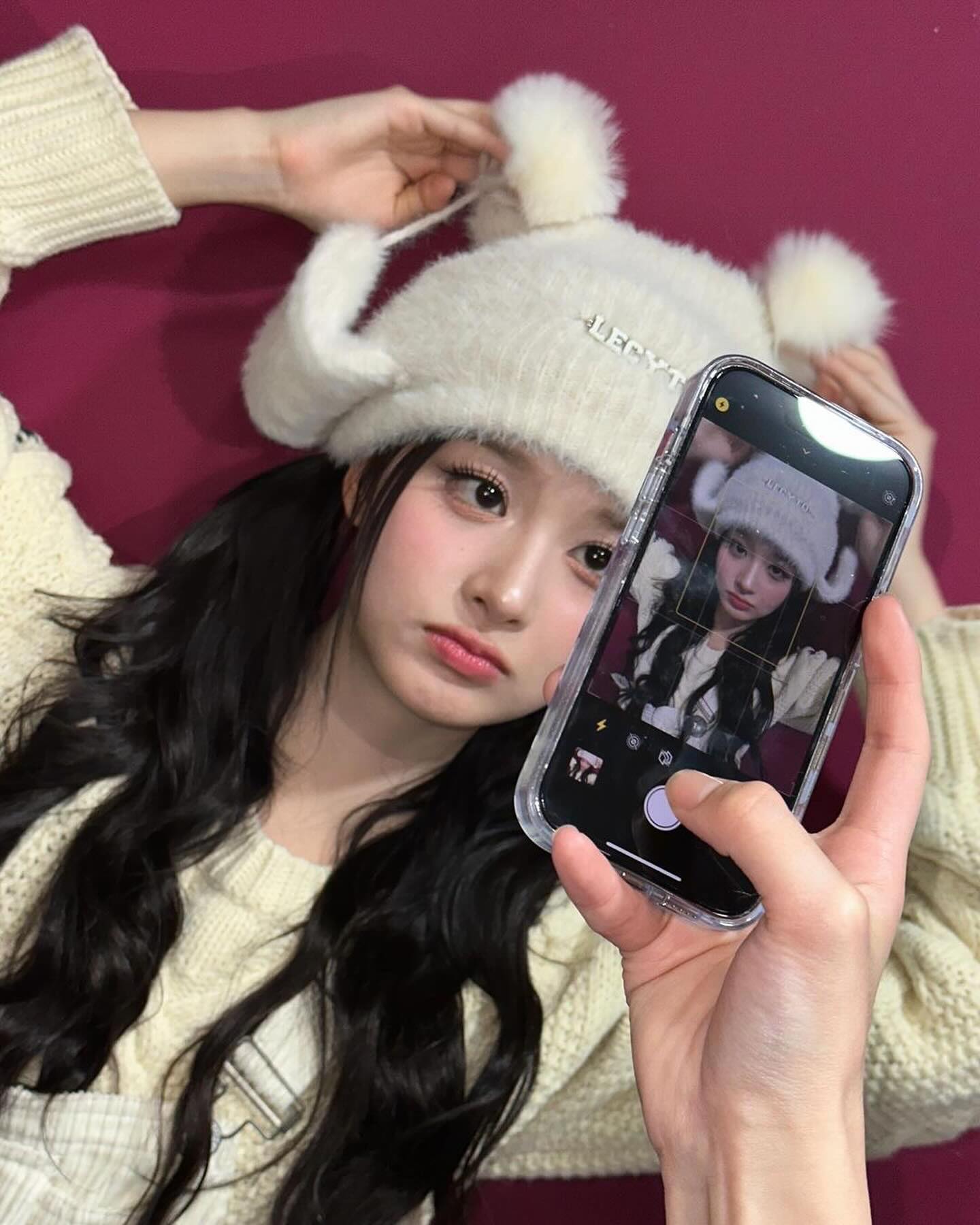 군밤장수 설윤찌 넘 예쁘고 귀엽쟈나..🩵🩵🩵

✨ nmixx_official 
💄 daindaini 
💇🏻‍♀️ jangyuunjung 
🎨 kitts_hairmakeup 

예약은 프로필링크 오픈카톡으로 문의주세요🤍
#다인쌤메이크업 #다인쌤 #키츠다인
#키츠 #키츠헤어메이크업 #kitts