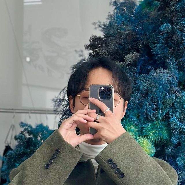 🇰🇷인플루언서&마케터 daily_j995 on Instagram: "@waviness_official [WAVINESS 23WINTER PREVIEW] - 📌 23Winter Collection "Rocks Broken by the Wave" "파도에 부서지는 바위들" 웨이비니스는 포스트 미니멀리즘을 기반