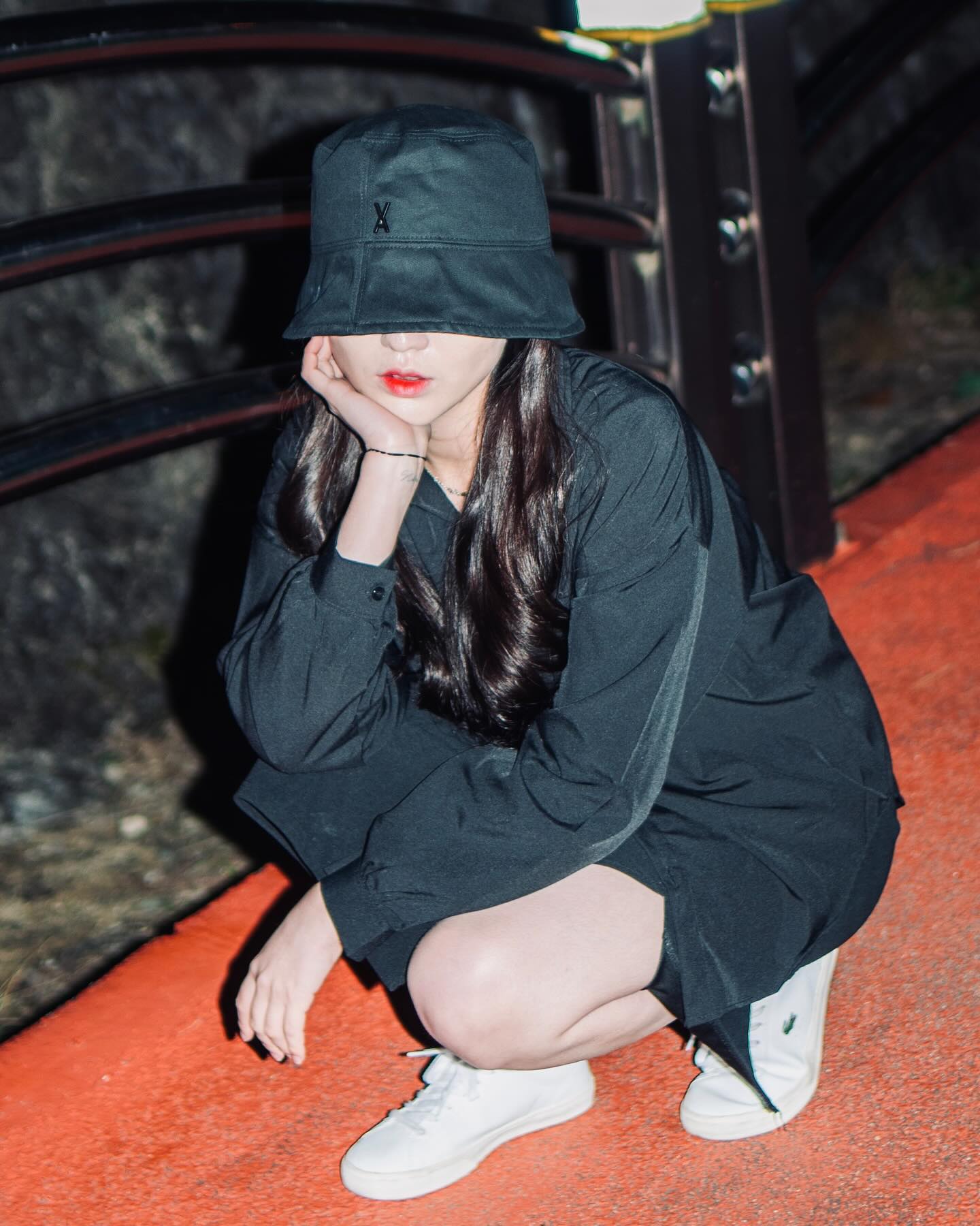 염색하고 첫 사진📷
바잘 버킷햇✨남들은 힙스터 같던데,,,
왜 난 힙하고 싶은 햄스터 쩌리짱,,,인고냥,,,?

📷 : hara_roum_snap 
✨ : hara_model 
📍 : #집앞어딘가 
🎀: #photo_by_니콩

#니콘 #니콘d750 #오늘니콘완료 #오니완 #니콘크리에이터스 #photo_by_니콩 #협찬 #바잘