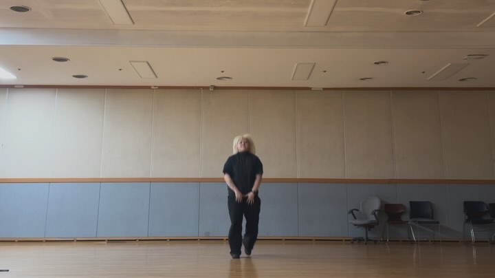 🧠 e__0n_ 
with my 1m__chacha hyunn__kr ♥ 

vedothesinger #choreo #choreography #dance #dancer #vedo