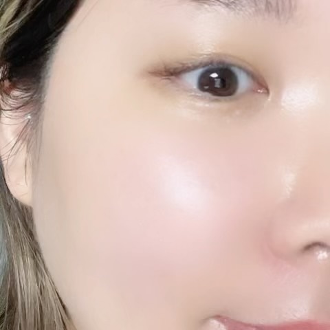 #협찬
어머머, 이 피부광 보이시나요?
메이크업 말끔하게 지우고 피부에 #달바로얄인텐시브세럼 만 뿌려준거예요

과장아니고, 매번 기초때 뿌려주기만 한다면 1주일후 피부가 달라짐을 느낄 수 있을 거예요!!

전 달바로열세럼을 정말 애용하는데요
제가 친구들, 가족들에게 소개해서
제주변 5명도 넘는 분들이 요 
🐝달바로열세럼🐝 을 사용중이에요!!
그정도로 요제품은 찐찐찐! 이랍니다!!

✔️체크포인트✔️
✔️핵심성분 함량이 업그레이드 됐어요!
(이탈리아산 화이트 트러플 14,000ppm, 토코페롤 1,300ppm, 비건 단백질 13 COMPLEX)
✔️펩타이드 캡슐로 탄력 텐션을 살렸어요!!
펩타이드 유효 성분을 신선하게 유지시캬서 피부에 온!전!히! 전달가능한 캡슐레이션 공법입니다

향까지 이탈리아 조향사가 직접 만든 아로마틱 시트러스 플로럴 향 기분까지 행복해요 ❤️

피부탄력, 윤기! 이만한거 없죠없어 #국민템 추천합니다!

#달바로얄세럼 #세럼추천 #미스트추천 #미스트세럼추천
#달바세럼시즌5 #항산화세럼 #비건세럼