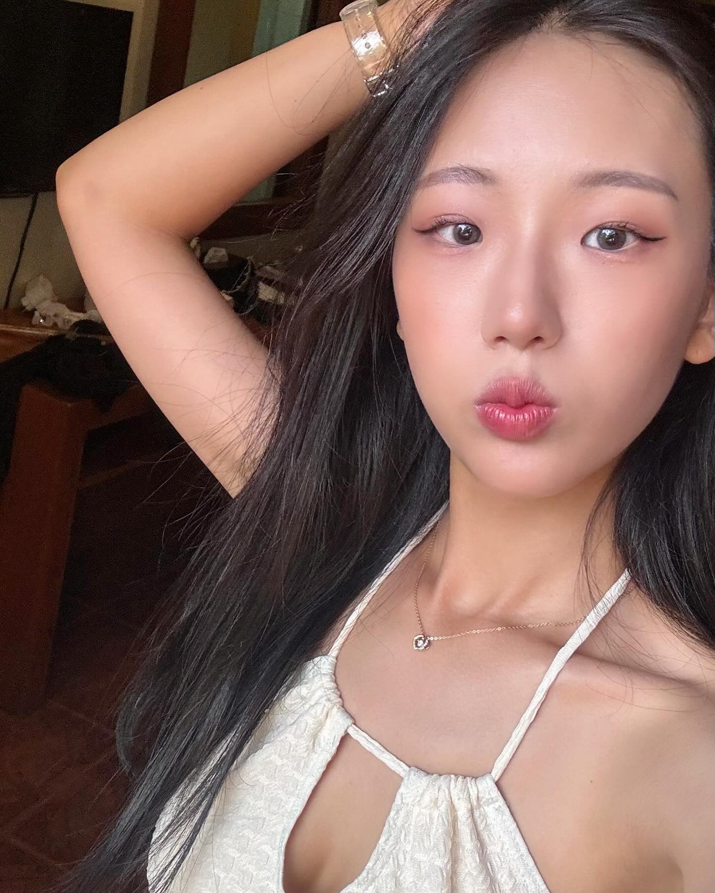 문구를 작성하거나 설명을 추가하세요…