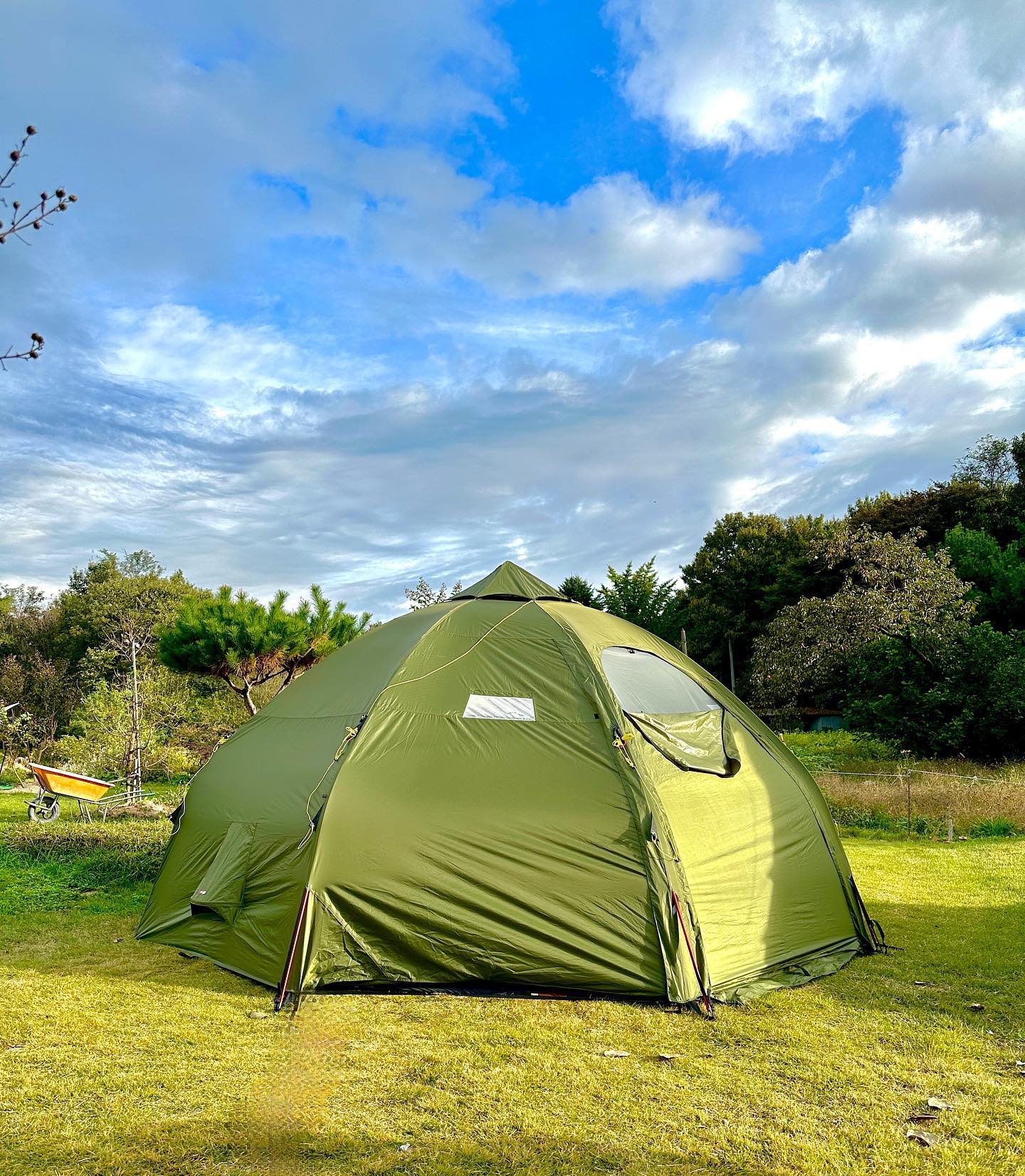 우리의 6번째 new 텐트⛺️

가을 겨울에 쓰기 딱이구만 ❤️

#헬스포츠 #바랑에르돔 #바랑에르돔810 #텐트 #쉘터 #캠핑 #camping