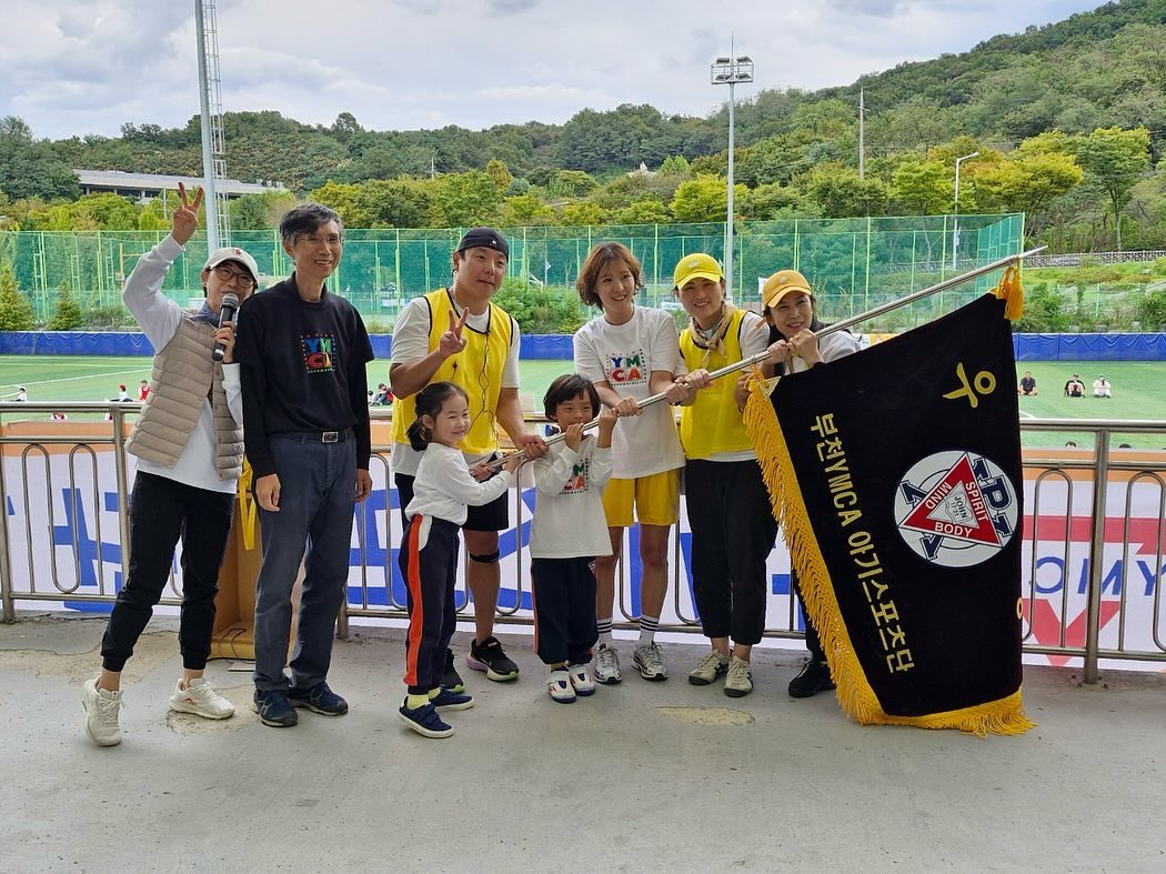 #노랑군승리
우리 다 이겼다!!
올해도 섬김지기로 이것저것 준비하는데 모두 함께 도와주셔서 
단합도 잘됐고 너무 신났기
올해도 우리부부는 계주를 나갔고 선생님의 속도에 역시나 1등!
단체줄넘기 쌀도 받고👏🏻
#한가람반 #최고