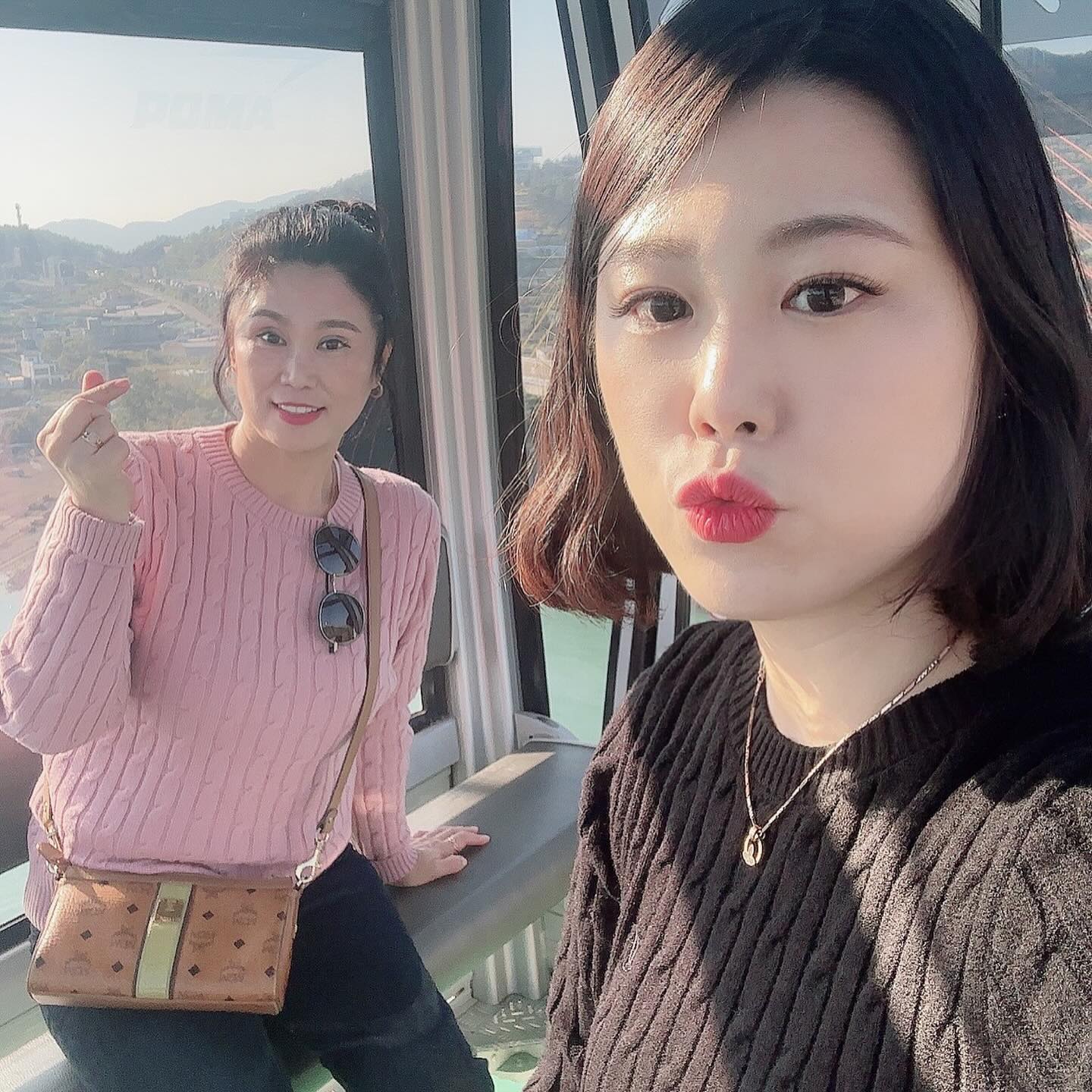 어째 엄마는 점점 젊어지는거 같누 💙