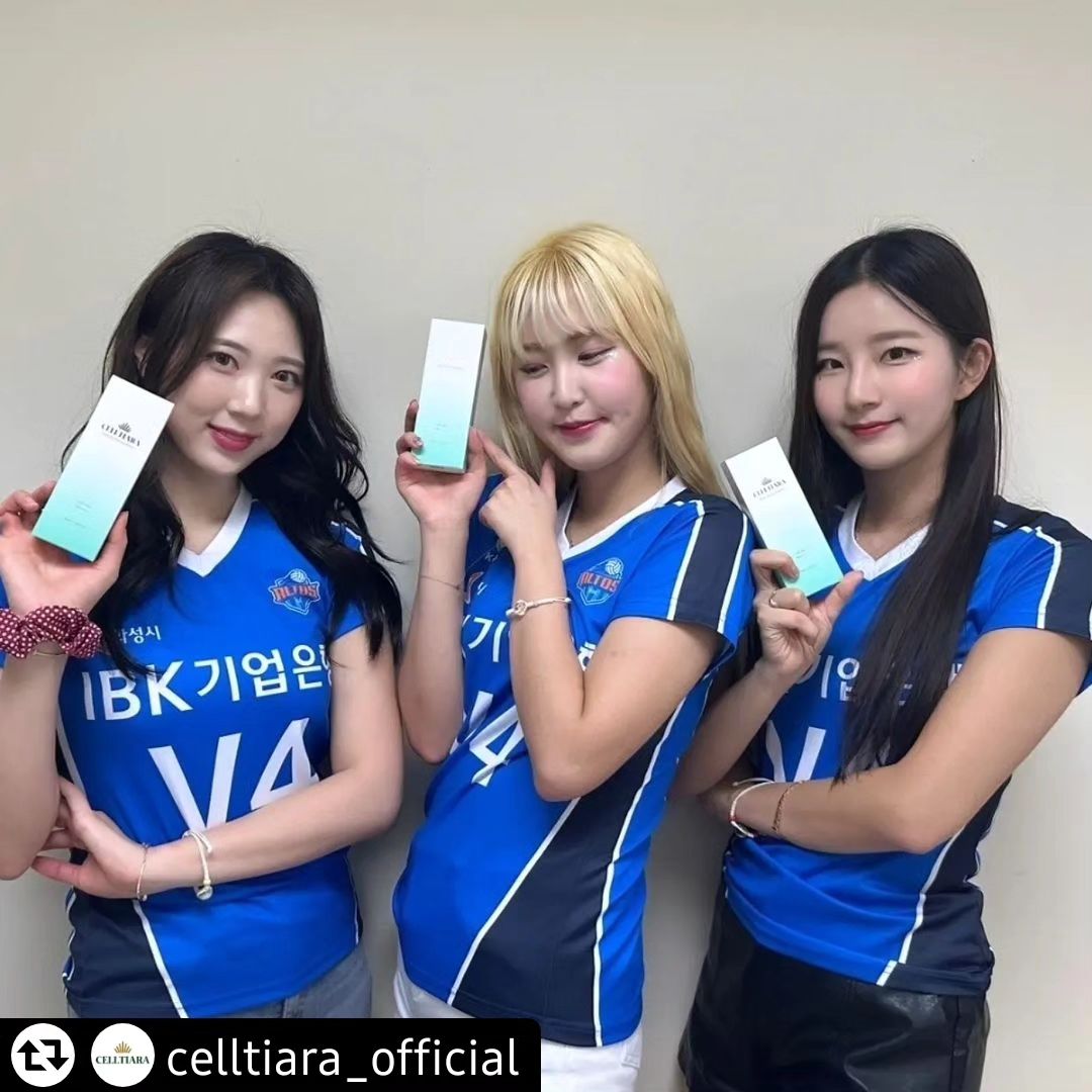 #리그램 - celltiara_official by get_regrammer
IBK도드람 2023~2024 V-리그

프로배구를 향한 열정이 한창 뜨겁게 달구고 있는 지금!

치어리더와 함께 현장에서 응원하고 선에센스 받아가세요🔥

제품 정보가 궁금하신분들은
🔻🔻
https://www.celltiara.com/
셀티아라 공식몰에서 확인해주세요

평소에 관심있던 선수들도 응원하러
화성종합 실내체육관 경기장으로
많이 놀러와 주시고💙

셀티아라 제품도 많은 관심 부탁드려요💙

✅활동 기간: 2023.10.17(화)~2024.04 (7개월)
*자세한 내용은 스케줄 참고 부탁드립니다

#치어리더 #IBK기업은행 #배구 #이연진 #장유진 #윤지나 #김해리 #유하영 #이금주#김한슬 #김진아