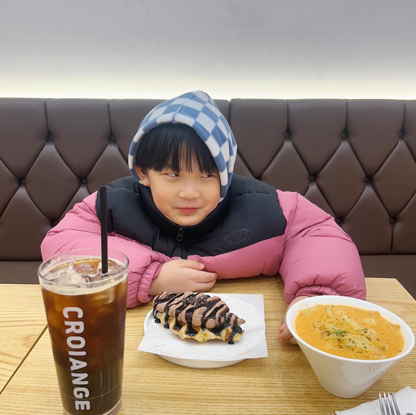 사진 찍자하면 눈뒤집기🙄
턱살이 귀엽구만