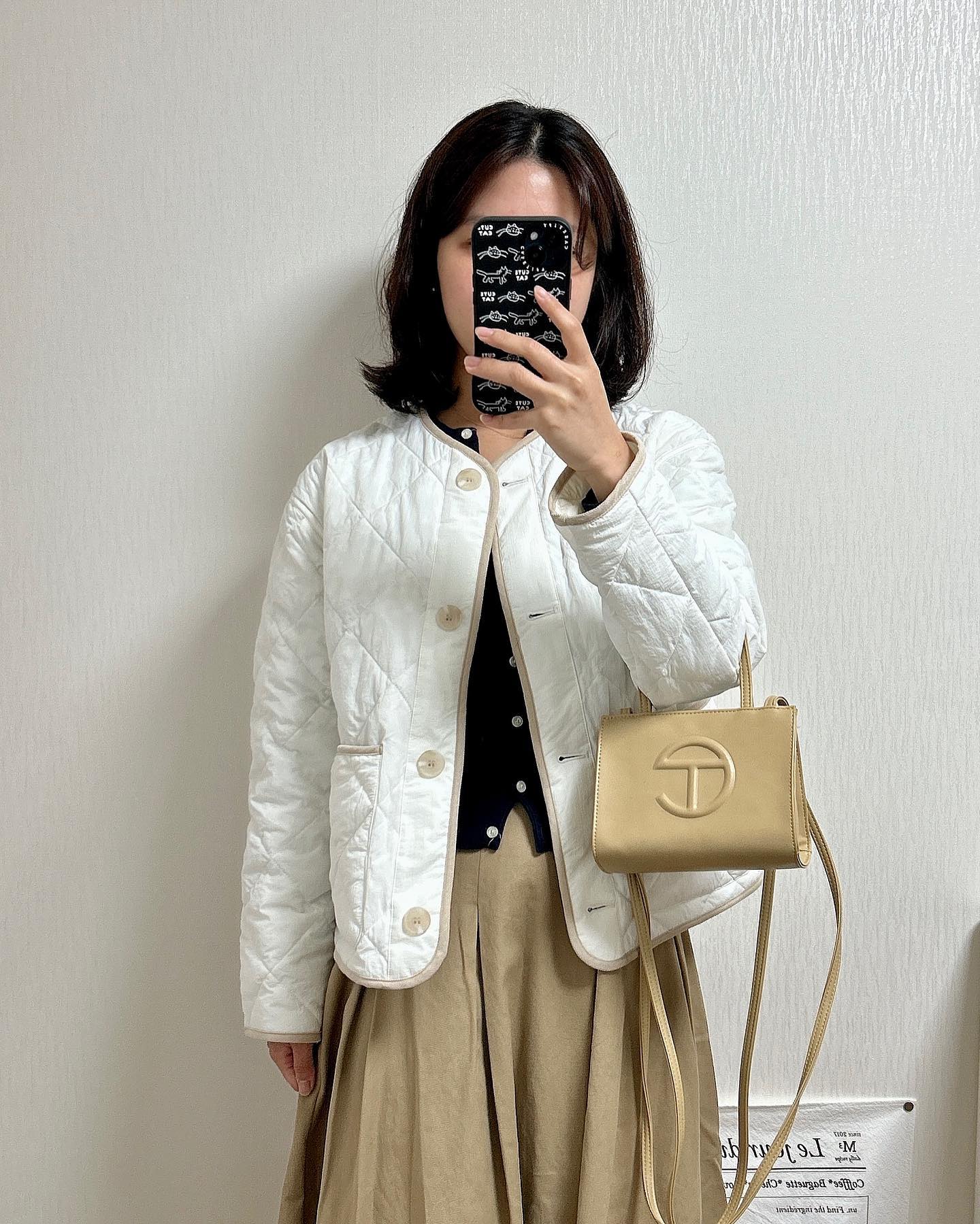 #데일리룩 #경량패딩코디 
날씨가 갑자기 너무 추워졌어요 🥶
편하게 입고 출근하려고 경량패딩 개시 🤍

아우터 topten10_official 
상의 poloralphlauren 
하의 attrangs_official 
가방 telfarglobal