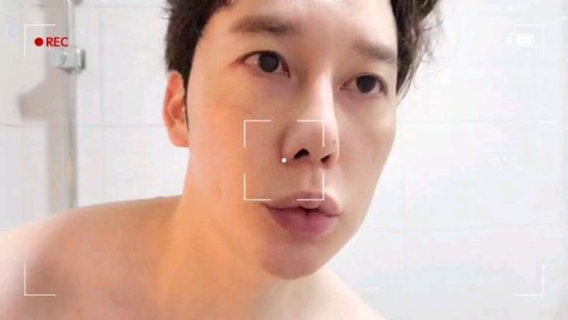 김현송 on Instagram: "#광고 ※영상과 사진은 보정없는 일반 카메라로 촬영했습니다. 한달의기적!! 피부가 변했습니다 매끈하고 탄력적이게 말이죠! 겉.촉.속.촉 "신이 주신 선물" 이라 불리는