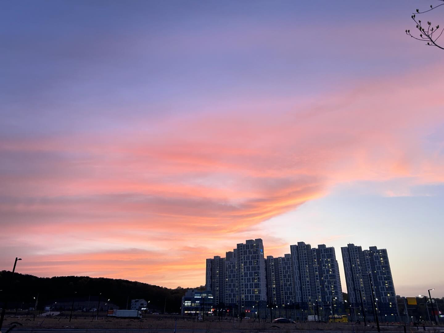 #노을 
어제자 노을 사진..

#슬픈내마음같다