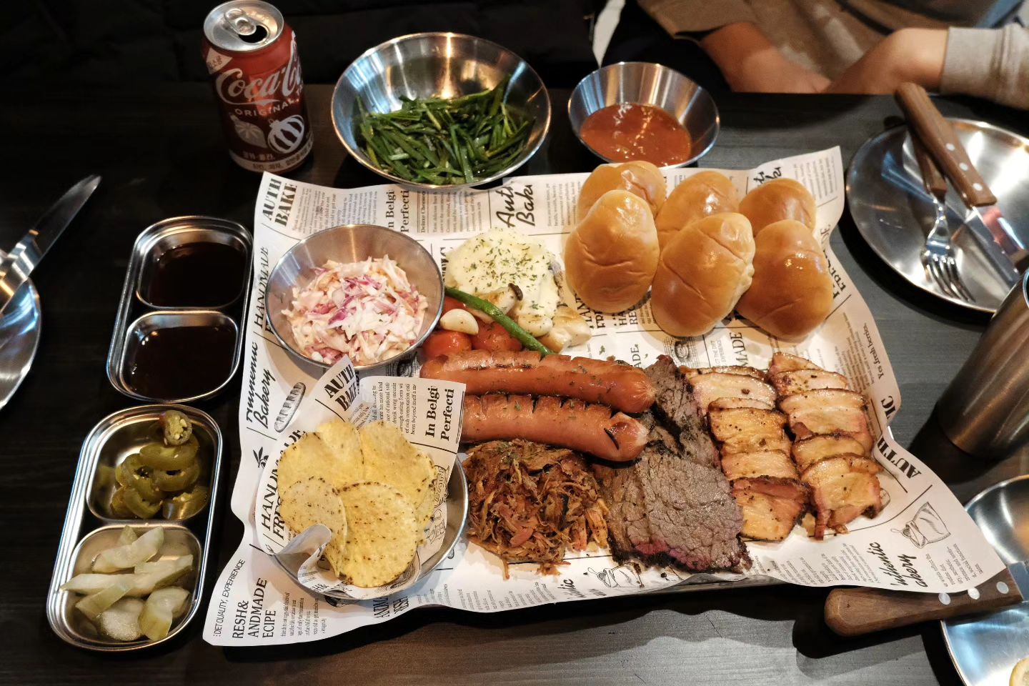 #안산팩하우스 #텍사스바베큐 #맛집 
여기 찐이에요 분위기도 좋고 맛도좋고, 아이들과 함께가면 직접 만들어먹느라 음식에 집중하니 온가족이 즐겁게 다녀오기 좋은 안산맛집인거 같아요

분위기도 좋아 연인들 데이트하기도 좋아요