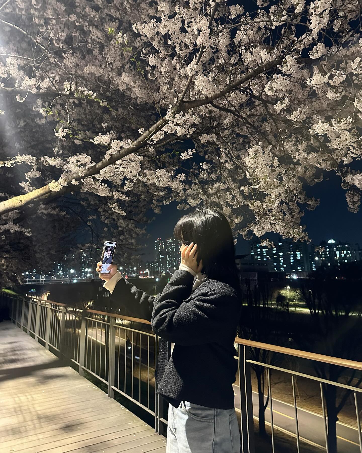 우당탕탕 벚꽃구경🌸
다음엔 낮에 보러가야지

#도림천 #벚꽃 #blossom #ootd #selfie