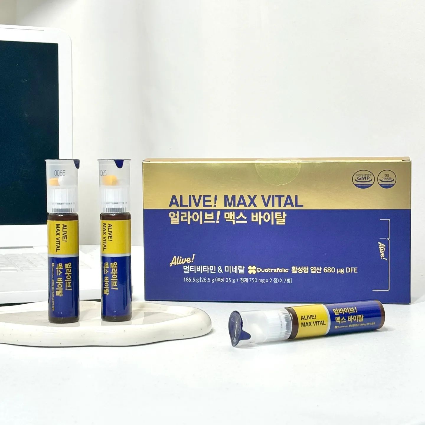 #협찬   alive_vitamin75

계절이 바뀔때마다 몸이 나른해지면서
쳐지는 요즘!

자도자도 개운하지 않고 직장 업무에 집안일에..
에너지 소모가많아 활력이 필요한 시기!

그래서 저는 얼라이브 맥스 바이탈로 하루 활력을
채우고 있답니다!

비타민 전문 브랜드 얼라이브의 이중제형 
멀티비타민&미네랄 제품으로 액상과 정제 2정을  
물 없이도 먹을 수 있어 너무 간편하더라구요.

에너지를 만드는 과정에 필요한 비타민B군 8종 
고함량* 함유! (*1일 영양성분 기준치 대비)

이탈리아 원료 활성형 엽산 170%* 함유
 (*1일 영양성분 기준치 대비)

거기에 빠짐없이 골고루 담은 13가지 비타민과 
7가지 미네랄 성분함유에
새콤달콤 열대과일 맛으로 매일 먹어도 맛있어요.

이동중인 차안에서나 운동할때도
언제 어디서든 잊지않고 꼭 챙겨먹을 수 있어 좋아요 👍 

https://brand.naver.com/nlmall/products/9992083704

#얼라이브이뮨멀티비타민 #얼라이브종합비타민 #얼라이브이중제형멀티비타민 #얼라이브액상비타민 #이뮨비타민추천 #멀티비타민추천 #액상비타민 #얼라이브신제품 #얼라이브멀티비타민 #비타민효능 #비타민선물 #선물추천