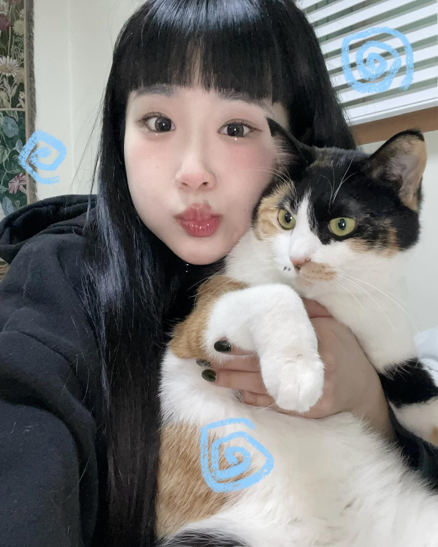 🍡우울해서 머리 짤랐어
🍥무슨 머리 모양했는데?