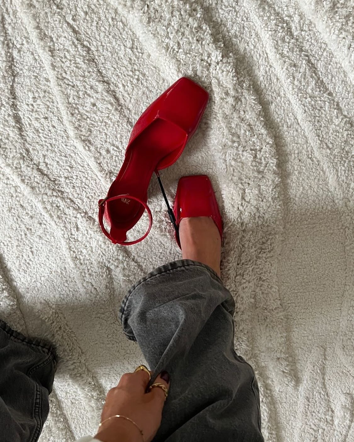 Red color ‧ ₊˚ * .⋆ 🌹