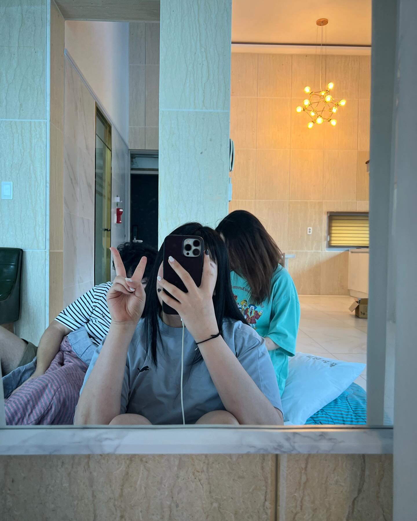 3개월만에 오빠 보러 보성🙈
어어… 다 같이 사진 좀 찍자니깐 집중을 안하네
#소라구이 #토마호크 #등갈비 #삼겹살 #조져조져 #🔥