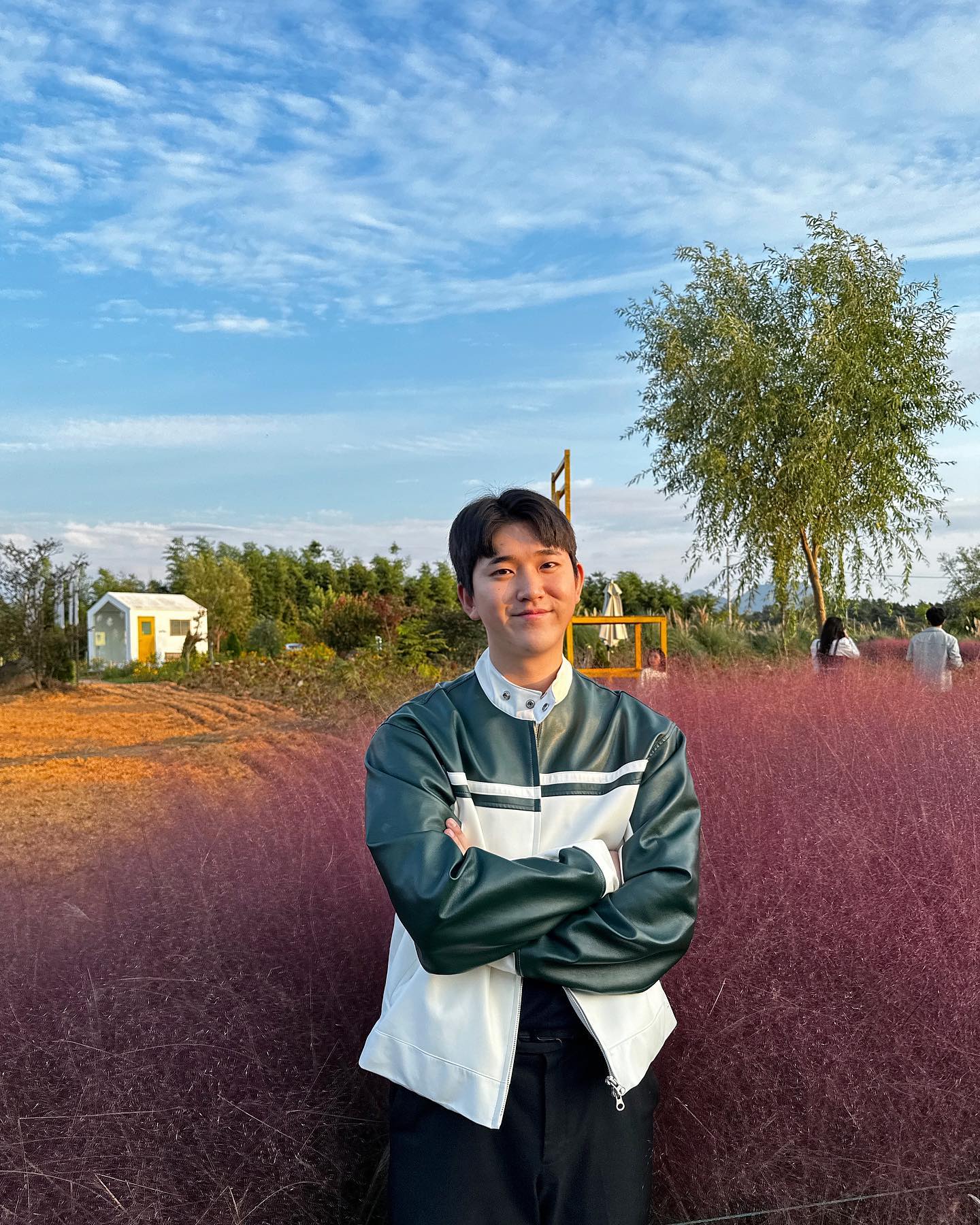완전 가을이구만!! 🍁🍂
.
.
.
.
.
.
.
.
.
.
#전주카페추천 #전주핑크뮬리 #핑크뮬리 #김제카페 #오늘여기 #전주근교카페 #남자데일리룩 #남자코디추천 #남자머리추천 #가을코디 #전주여행 #전주카페투어