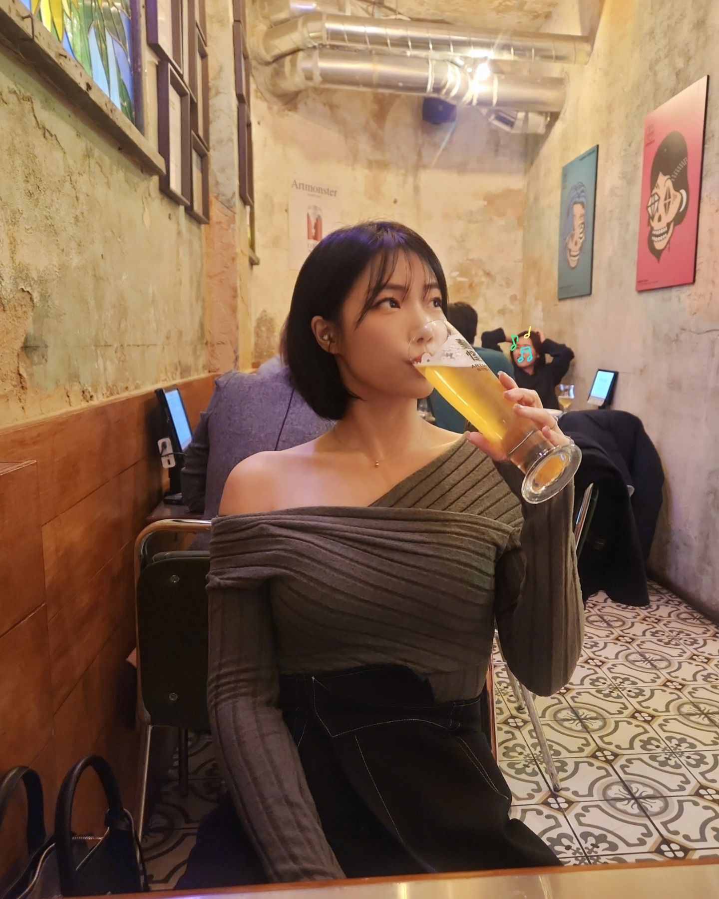 아줌마 빡세게 꾸며봤다💅
여기 피맥 맛있오🍕🍺
.
.
#아트몬스터 #을지로나들이 #퇴근후맥주 #힙지로 #피맥