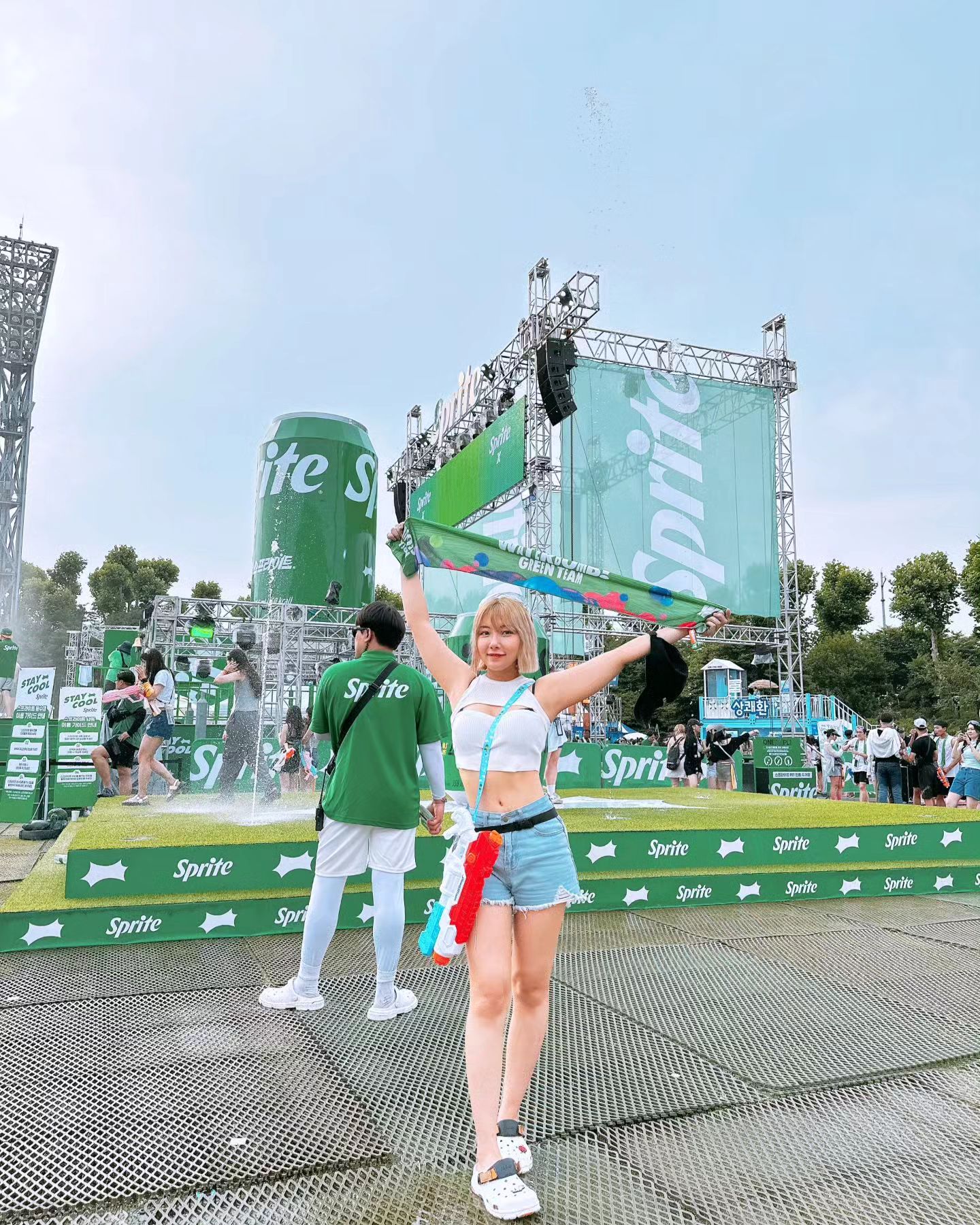 처음 가 본 #워터밤
세상 존잘존예들 다 모인 곳😝
예쁘게 머리하고 첫 페스티벌 핫하게 다녀옴❤️‍🔥
Hair aluu_coobin 
.
.
.
#페스티벌 #2023워터밤