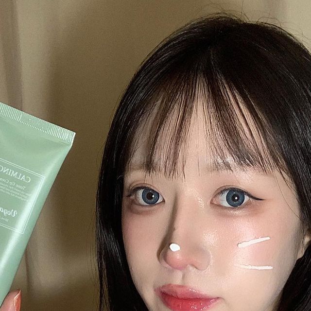 ღ고은ღ on Instagram: "#협찬 🌼 비건어스 카밍 톤업 크림 비건이라 순하게 바를 수 있는 톤업크림🤍 발림성이 정말정말 좋고 바르자마자 내 피부인듯 자연스럽게 표현되고 스며들어요! 바