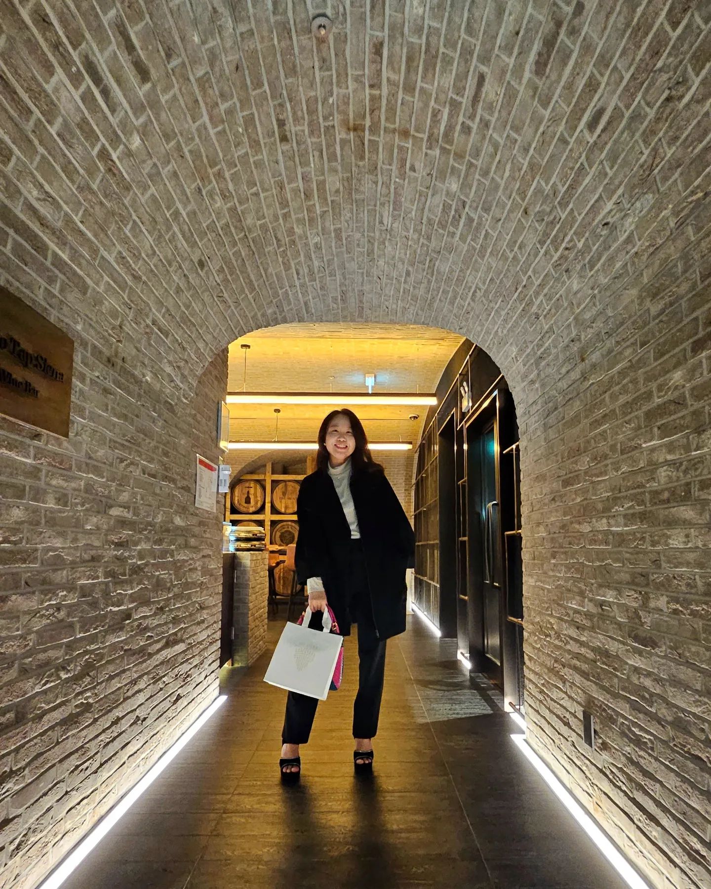 💜

<Vino Tap Siena> 🍷 

입구 인증샷 이벤트 오늘까지!
이벤트 내용은 👉 vinotapsiena
⠀
⠀⠀
⠀⠀
⠀
💚 블로그 링크 (모바일은 프로필 링크로 👌)
https://m.blog.naver.com/aaoossiinnaa/223245586218
⠀
⠀⠀
⠀⠀
⠀⠀
⠀
#청담 #도산 #신상 #와인바 #비노탭시에나 #인증샷 #이벤트 #시에나라운지 #청담데이트 #청담연말모임 #연말모임 #연말모임장소추천 #인친 #l4l #청담맛집 #강남맛집 #강남와인바