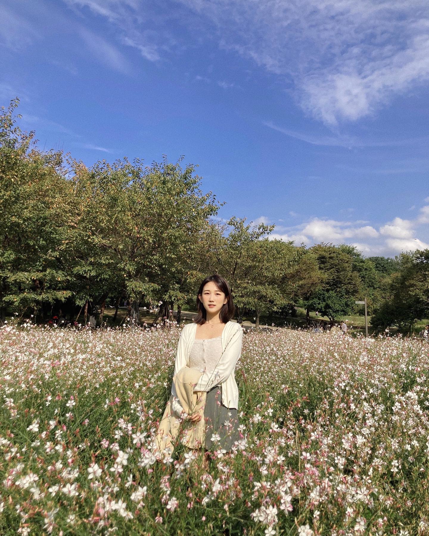 좋아하는 계절 🌼 틈새 누리기
(아가가 꽃 주고 갔다…ㅠㅠ)