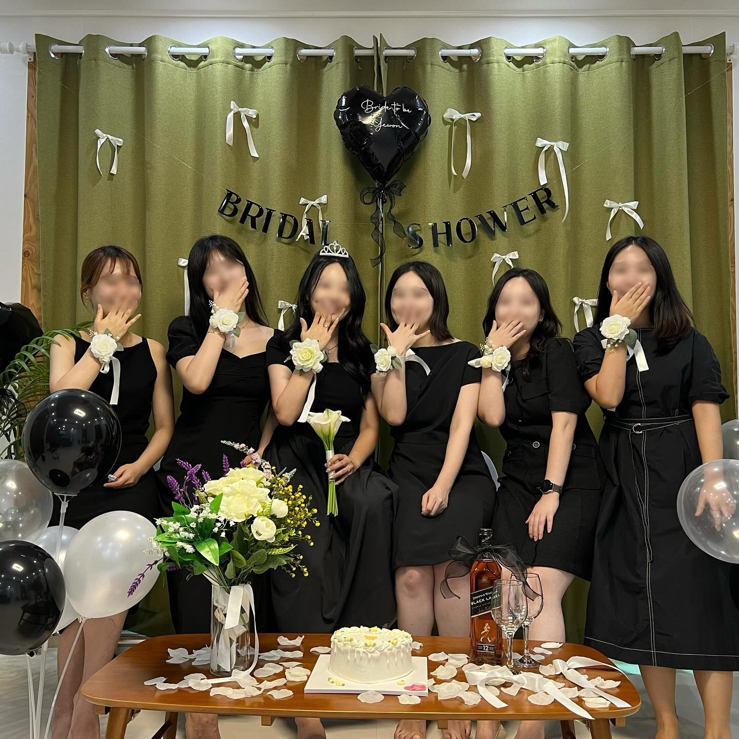 상주그집에서 브라이덜 촬영후기 👰🏻‍♀️

예쁜인테리어로 스튜디오 대관 할 필요없이
경남 남해군에 위치한 상주그집에서 
브라이덜 사진을 찍었어요🍀

신부 본인은 물론 친구들도 연신 예쁘다며
사진 300장은 찍었네요☺️
여러분도 소중한 추억을 남기러 저희
#상주그집 #독채펜션 으로 놀러오세요❤️

🏡상주그집
경상남도 남해군 상주면 남해대로 697번길 16