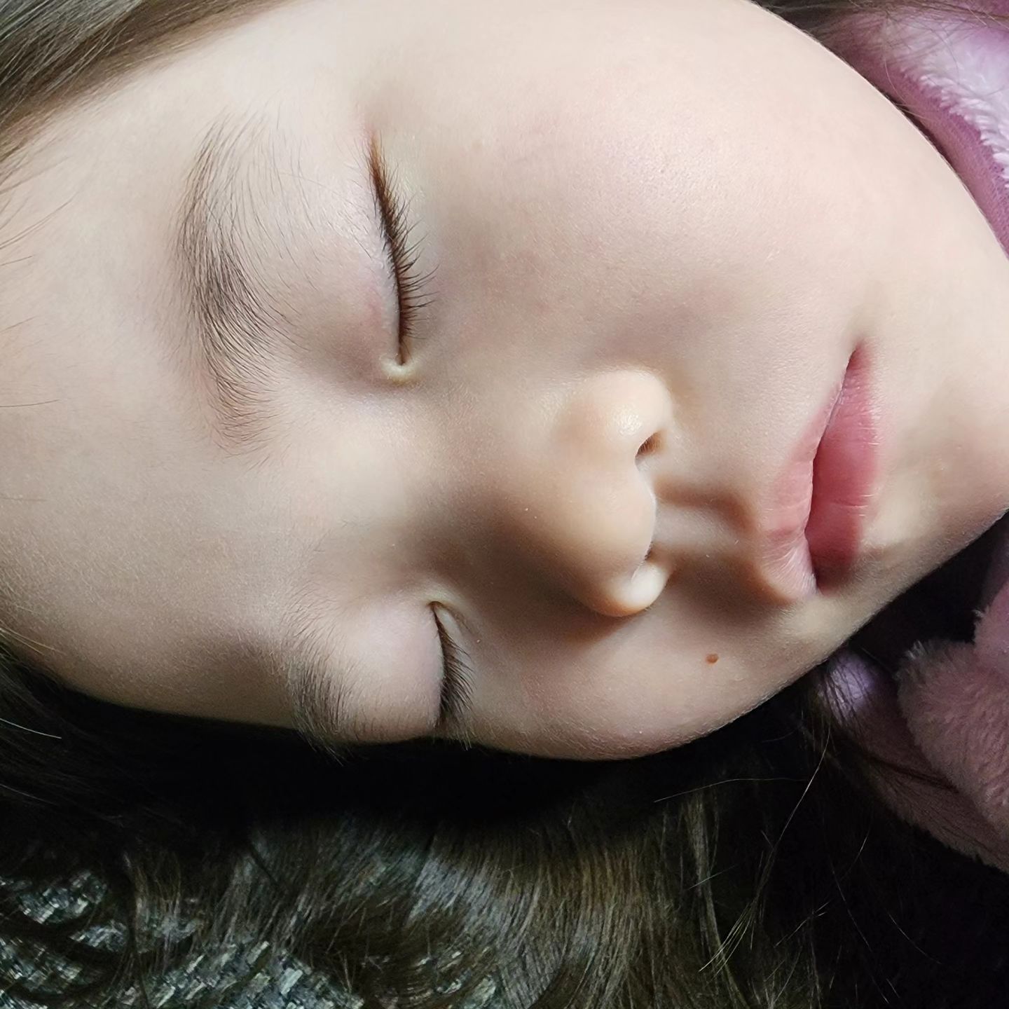 신생아때 얼굴이 남아있는
우리집 흰둥이
하얗고 볼살 땡땡해서
하루종일 만지고 깨물고있음ㅋ

잘땐 이러케 예쁜 흰둥이인데
네살때에는 잘 넘어가놓고
요즘 삐지고 고집부릴라해서
하루가 험난하다...🔥

집에있는데 왜 힘든건지...

육아보단 진짜 일하는게 천번만번 낫다...
#육아지옥