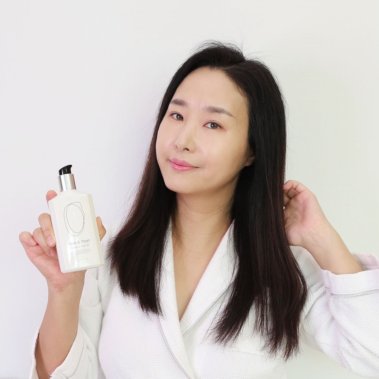 #광고
저 오늘 머릿결 좋아서 부럽다는 말 들었어요 ㅎㅎ
사실 저는 푸석푸석 건조한 모발을 가지고 있는데요 
평소에 #헤어에센스 사용하면서 꾸준히 관리했더니
손상모케어에도 도움을 주고 또 모발도 윤기있게 관리되더라고요

#헤어에센스추천 저는 모로코산 #아르간오일 함유하고 있는
#나우앤댄헤어오일 사용하고 있어요 

보습감 영양감 가득 담겨있으면서 촉촉하고 흡수력 좋아서 
끈적임 없이 마무리되고요 
향기도 너무 좋더라고요 

조*론 향기랑 굉장히 유사한향기를 담고있더라고요
명품향수와 헤어에센스의 만남으로 
#헤어케어 를 하면서 향수를 사용한 듯 은은한 향기를 남길 수 있어서 맘에들어요

푸석푸석 건조한 모발, 가볍고 산뜻한 헤어에센스 찾는분들
#향좋은헤어오일 찾는분들에게 추천드립니다 

 #헤어오일
 #나우앤댄  #나우앤댄헤어에센스
#나우앤댄 #헤어에센스 #헤어오일 #헤어오일추천 #미용실헤어오일
 #미용실오일 #미용실에센스 #머리에센스 
 #헤어아르간오일 #헤어에센스오일 
now.n.than