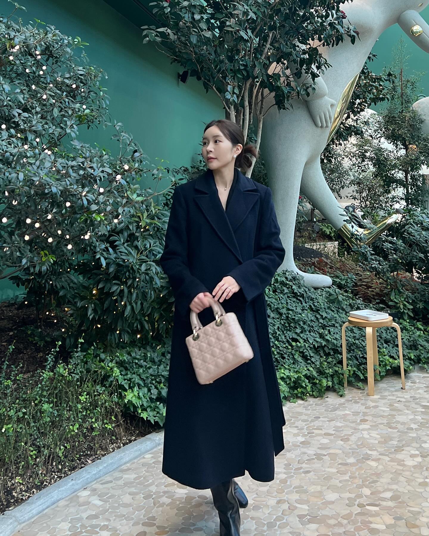 요즘 매일 패딩 입고다니다가 코트입고 나들이 〰️🤍