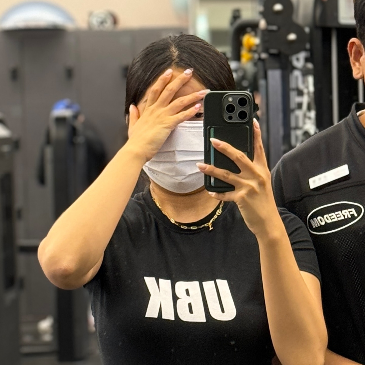 오늘도 피티완~~ 어깨 부셨구욤 
후면 조졌는데 어우 잘먹어서 뿌득했습다 
유산소 튀려다가 20분 타라고 그래서 15분 탓어욤 히히
안들키고 튀튀완 했슴둥

끝나고 김밥 사먹었구요~ 양심상 닭강정은 참았습니다
다음은 하체일까요.....? 
저 이번주 토욜 생일이예욤 강릉가서 또 먹먹 할껍니다 으하하하하하하ㅏㅎ하하하