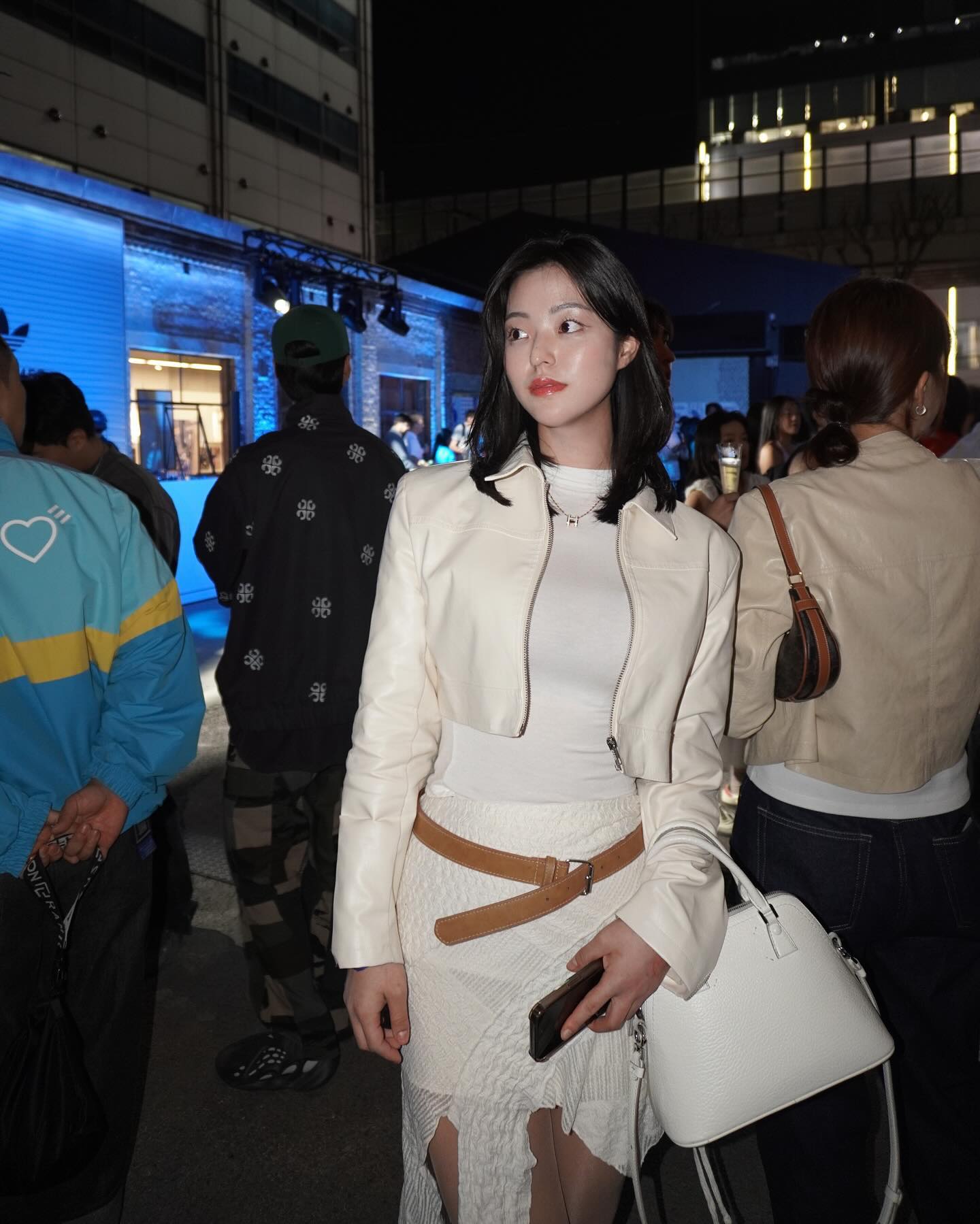 originals_kr 
성수에서 진행한 Seoul is confirmed 아디다스 오프닝 행사에 다녀왔습니다 💭

#adidasconfirmed #seoulisconfirmed #아디다스 #아디다스컨펌드