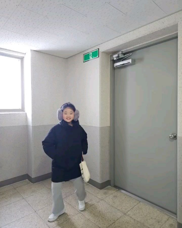 사춘기 다가온다고 이러는 거야???ㅋㅋㅋ
대체 알수없음ㅋㅋㅋㅋ

추워서 볼빨간사춘기 쌉 가능