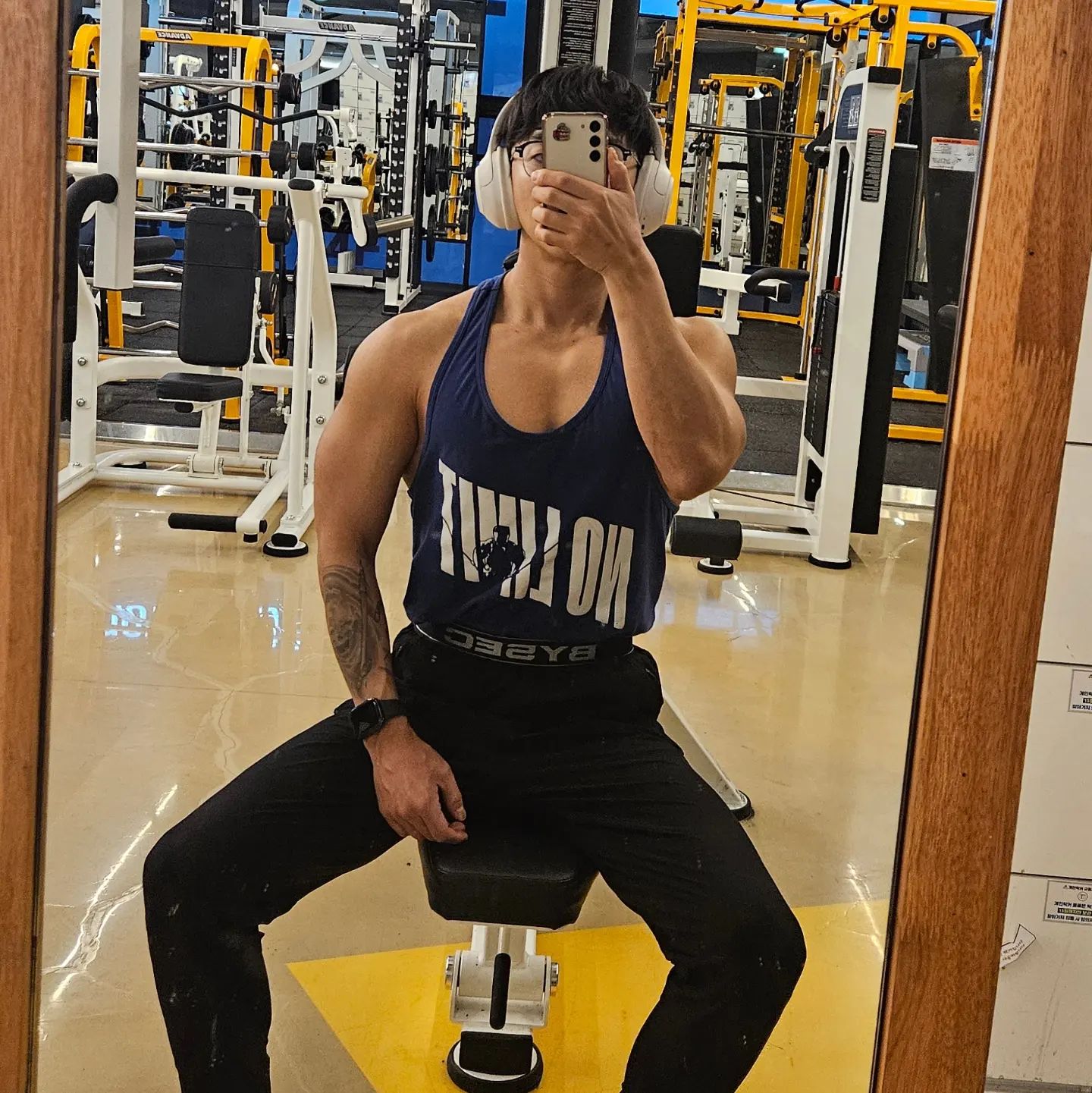 오늘은 와이프일때문에 따라온 광주에서 오운완 :)
.
.
#오운완 #원정헬스 #가슴삼두