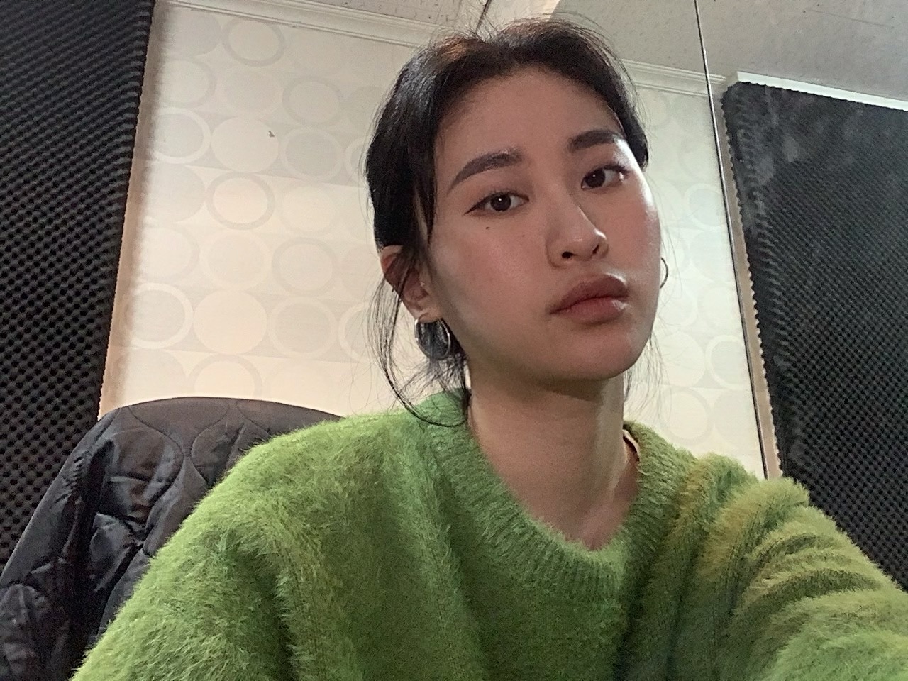 원래 셀카는 일 안 하고 딴짓해야 예쁘게 나오는 거