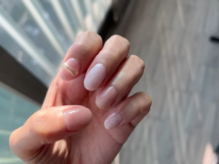 #힐링타임 

오늘 오전부터 냉장고털이 청소에 지친나를
위한 힐링시간, 2달 참다참다 오늘에서야!!

운좋게 오늘예약되어서 디자인찾고
사진하고 똑같이 해주신 원장님❤️
갬동이었고, 손이 진짜빠르셔서 또 갬동🧡

#하대동네일#진주내성발톱#하대동속눈썹연장#더기쁜네일