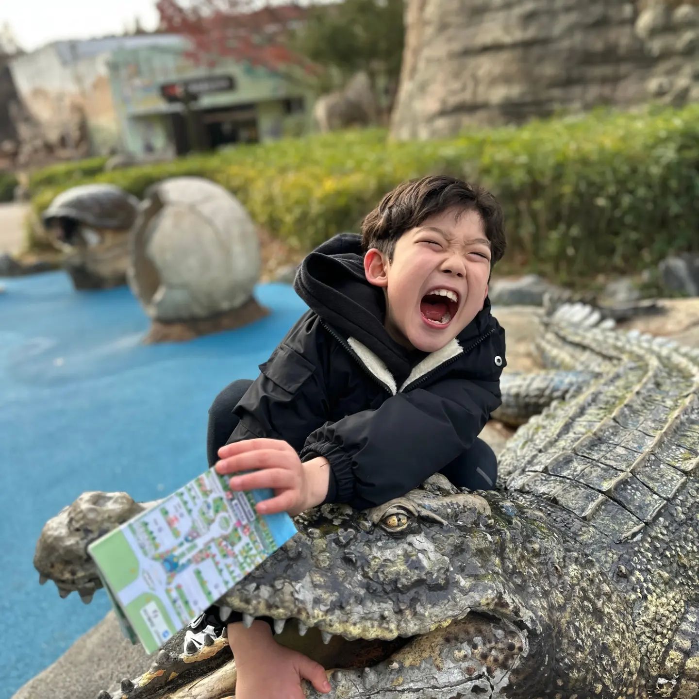 #서울대공원

3만보정도는 걸어야되지만
호랑이 사자 표범이 살아있음을 느낄수있는 동물원

다못보고왔다싶음ㅋㅋㅋㅋㅋㅋ
