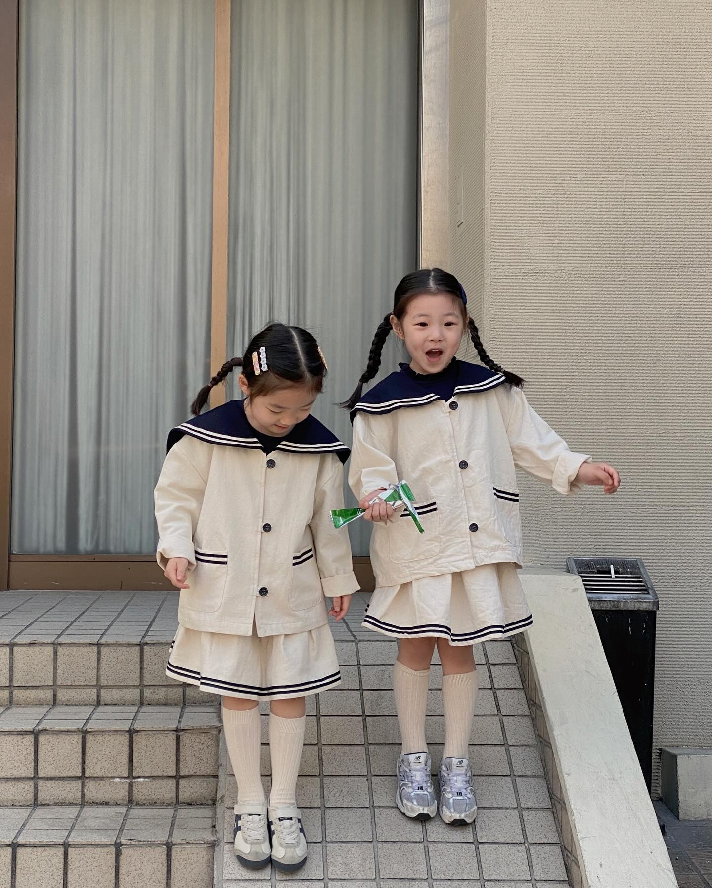 #이담이랑일본여행🇯🇵 #이담이랑일본여행4일차
같이 다니면 쌍둥이냐는 소리 많이 듣는 담이 린이👧🏻👧🏻
트윈룩은 사랑이햐
(뒤죽박죽4일차)

피드 정리 안하면 안될거 같아서 
아직도 내 피드는 4월 일본에 머무는 중🙃