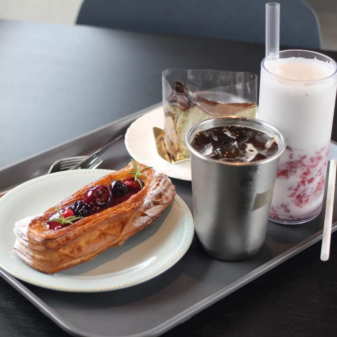 더위를 식힐곳은 
계곡이아닌 카페인걸로....
#세종#금남면카페#커피D
#소금빵#세종소금빵
#빵#빵순이#빵지순례
#빵덕후#빵스타그램
#세종케이크 #세종카페#세종빵집#세종베이커리
#세종커피#세종맛집