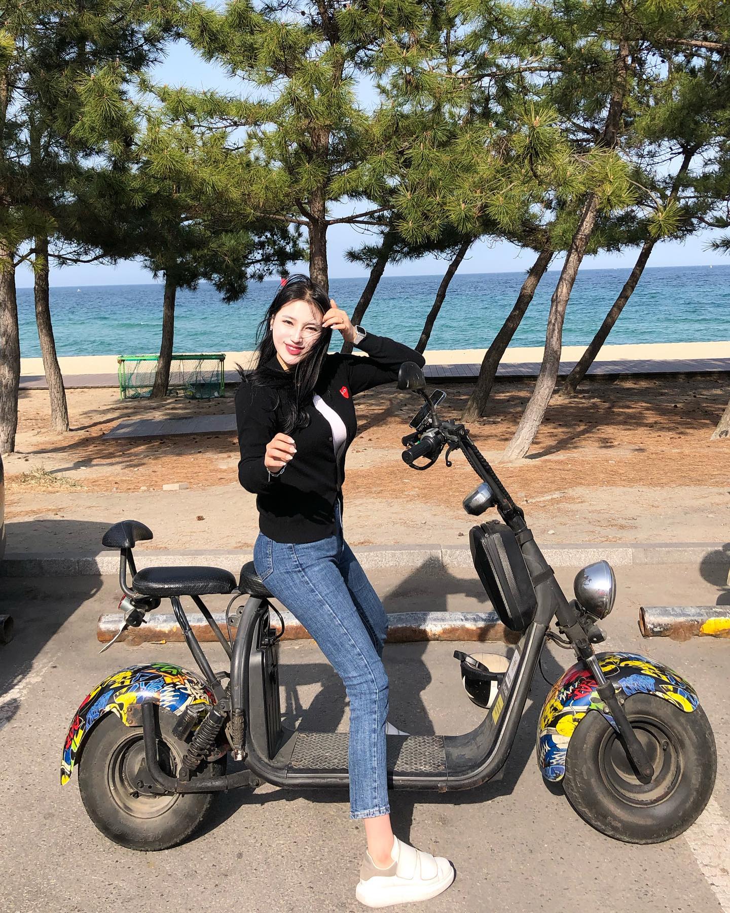🏍️🤍🕶️